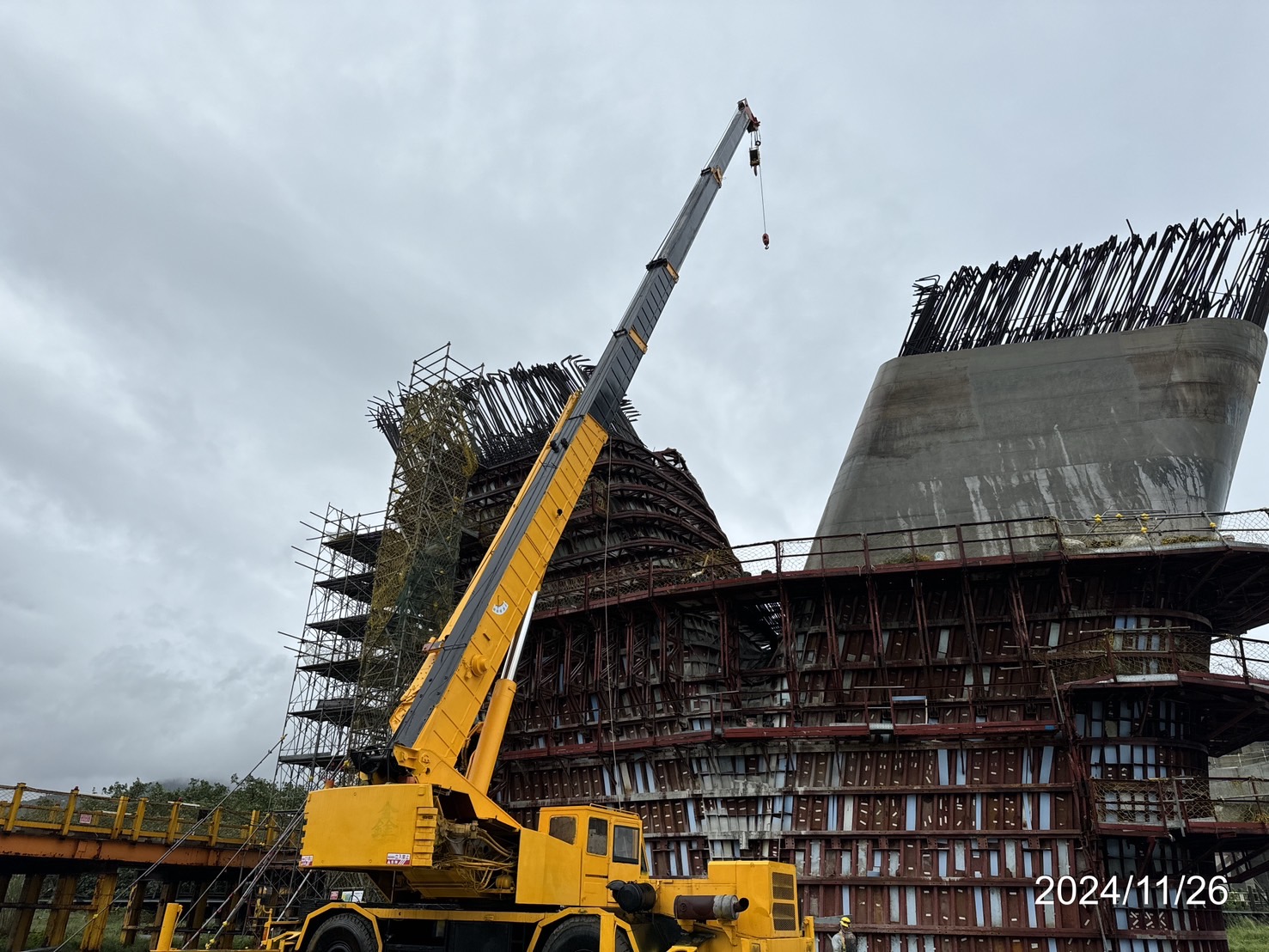 P17墩柱鋼模組立