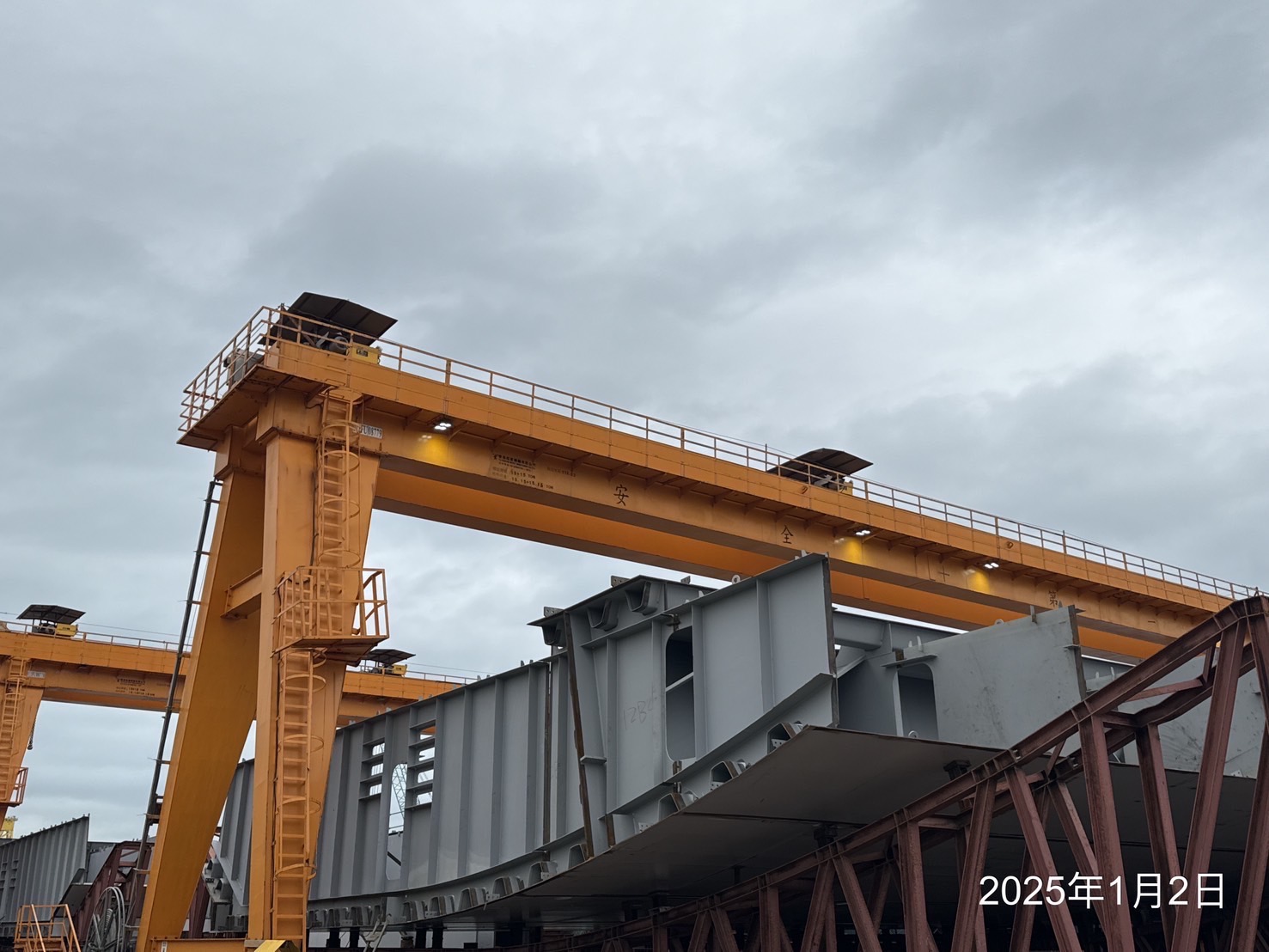 2B節塊進料及組裝作業