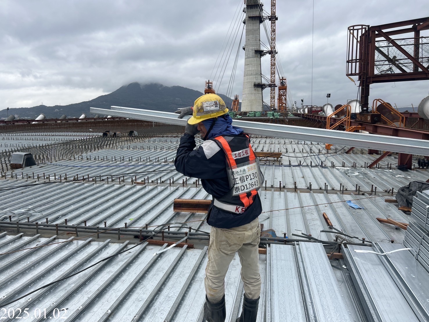 16T~20T複合橋面DECK版鋪設