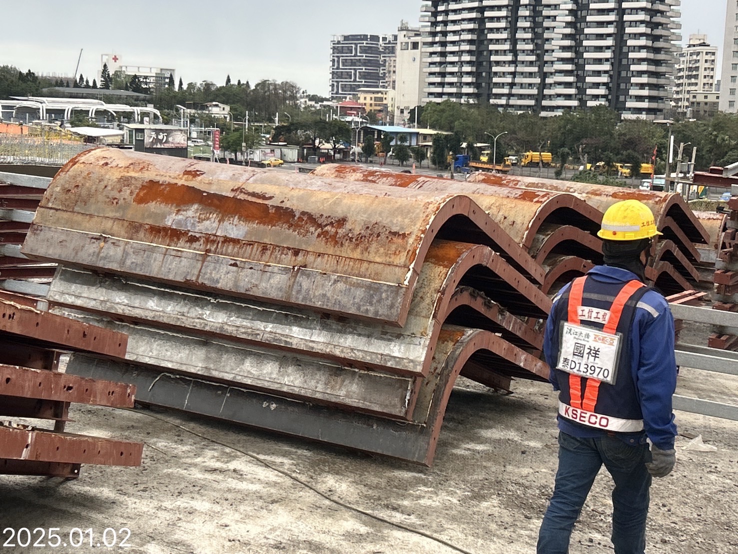 ML2A場撐段版梁腹翼版模板組立