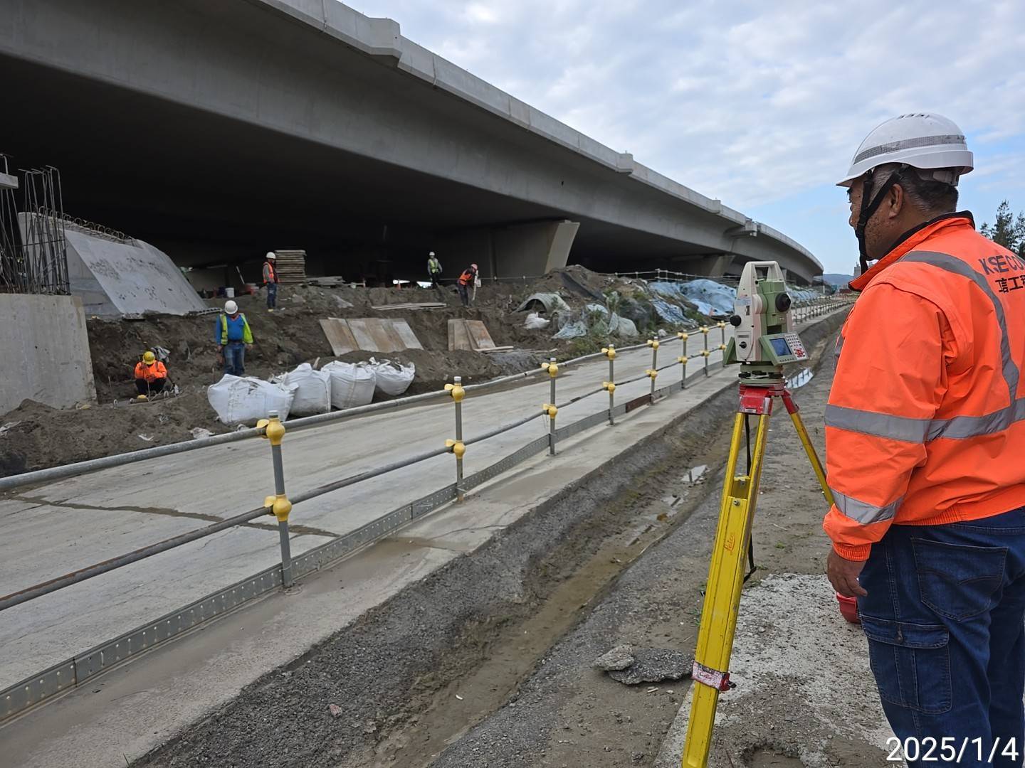 主線L側W2-1~3(LT)重力式擋土牆放