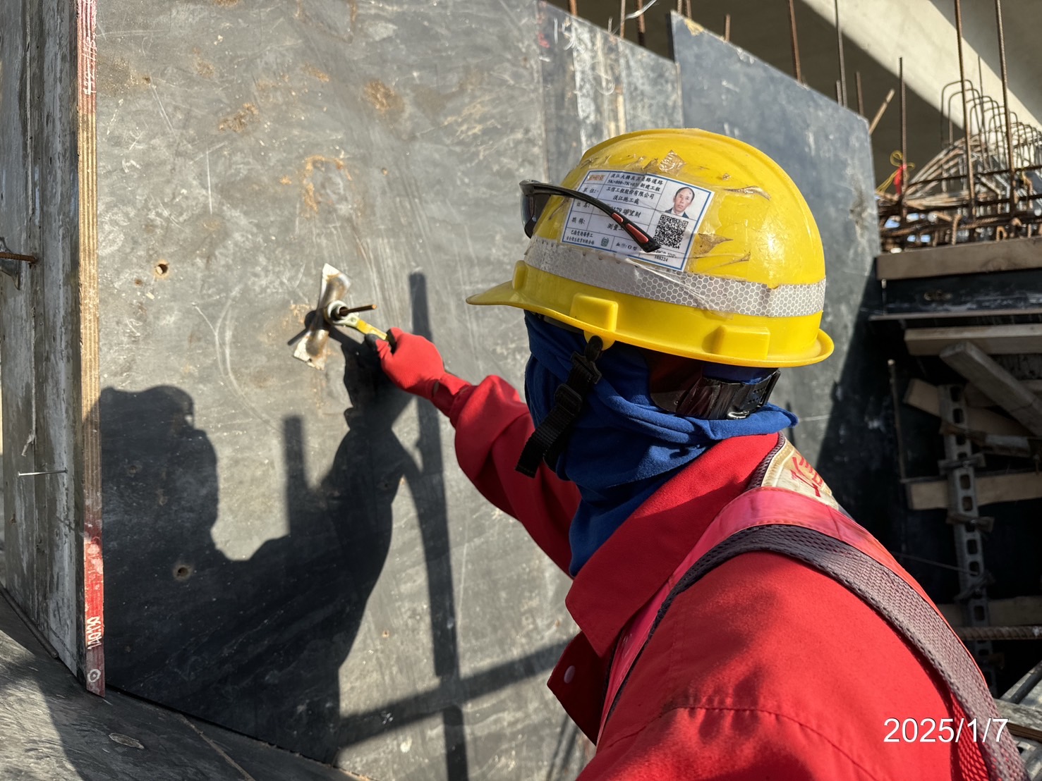 RR2A1橋台背牆模板組立