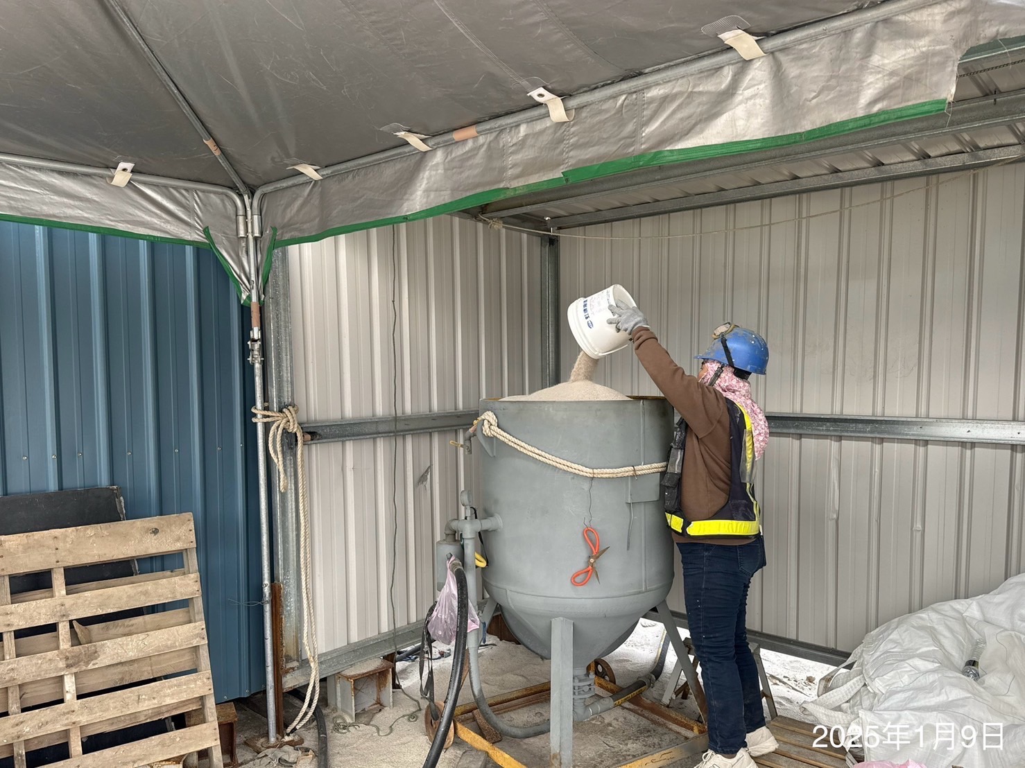 9B節塊外露面噴砂塗裝作業