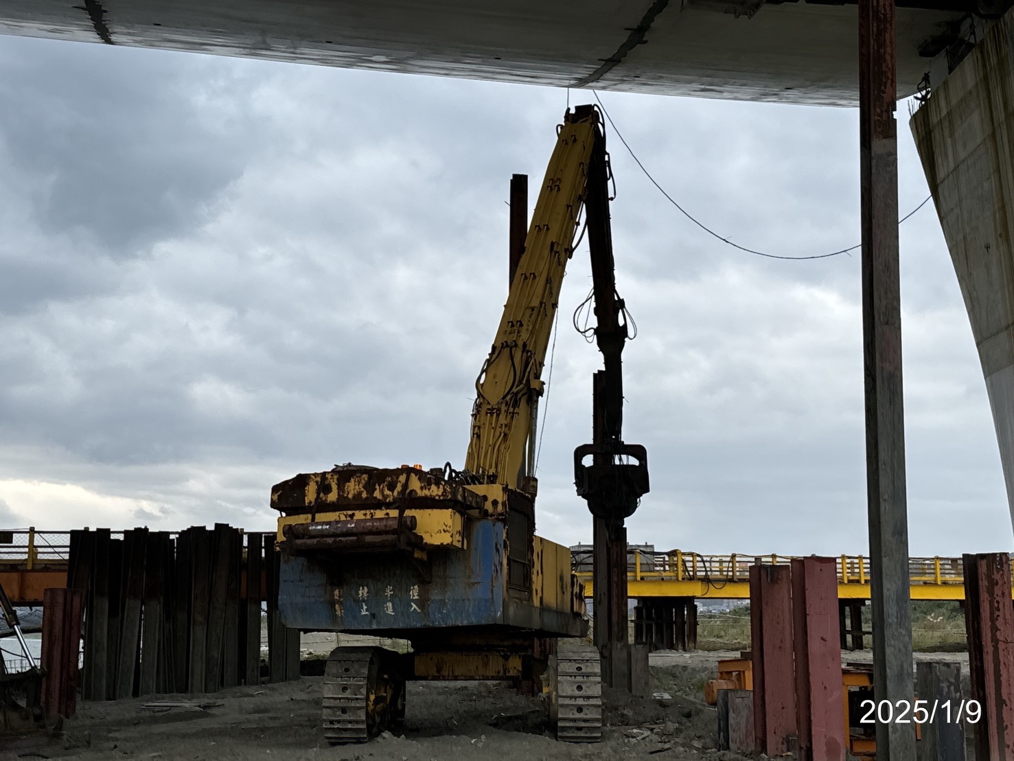 重型支撐架型鋼基礎拔除