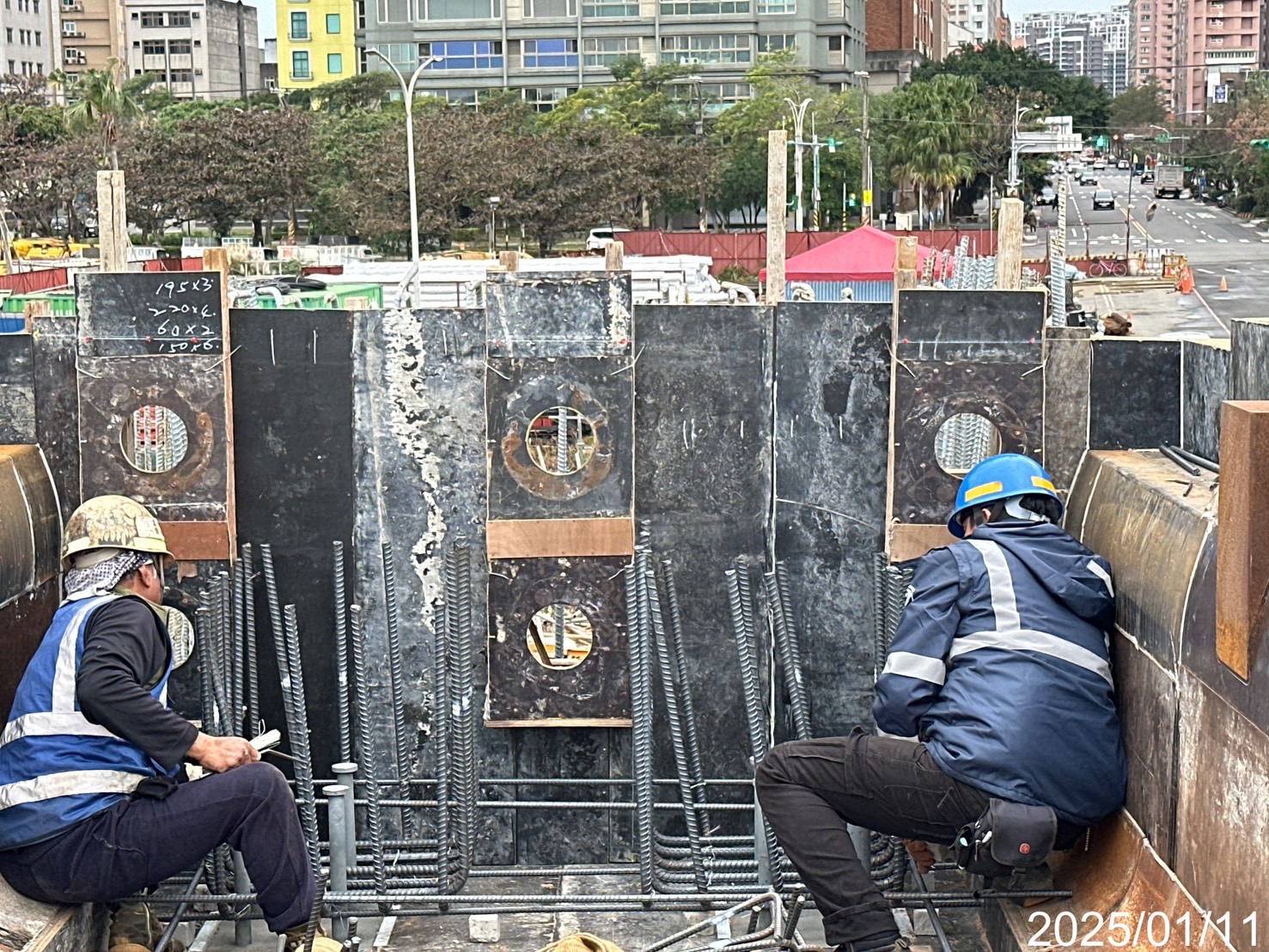 ML2A場撐段版梁隔梁模板組立