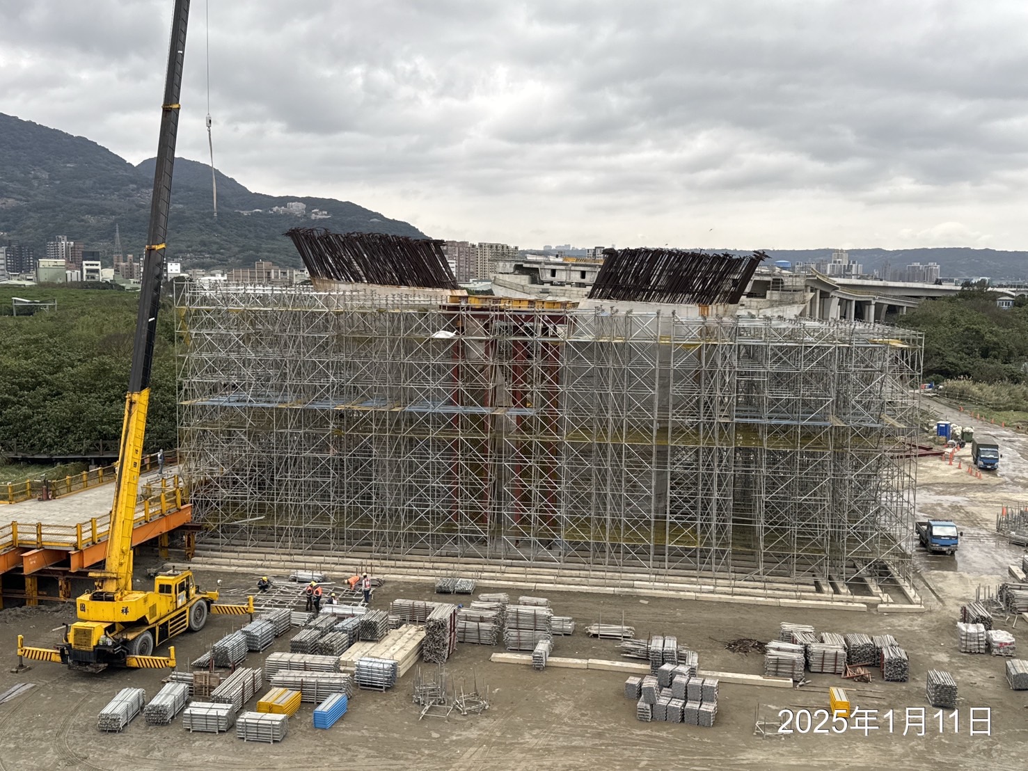 U4單元場撐第一階段支撐架組立