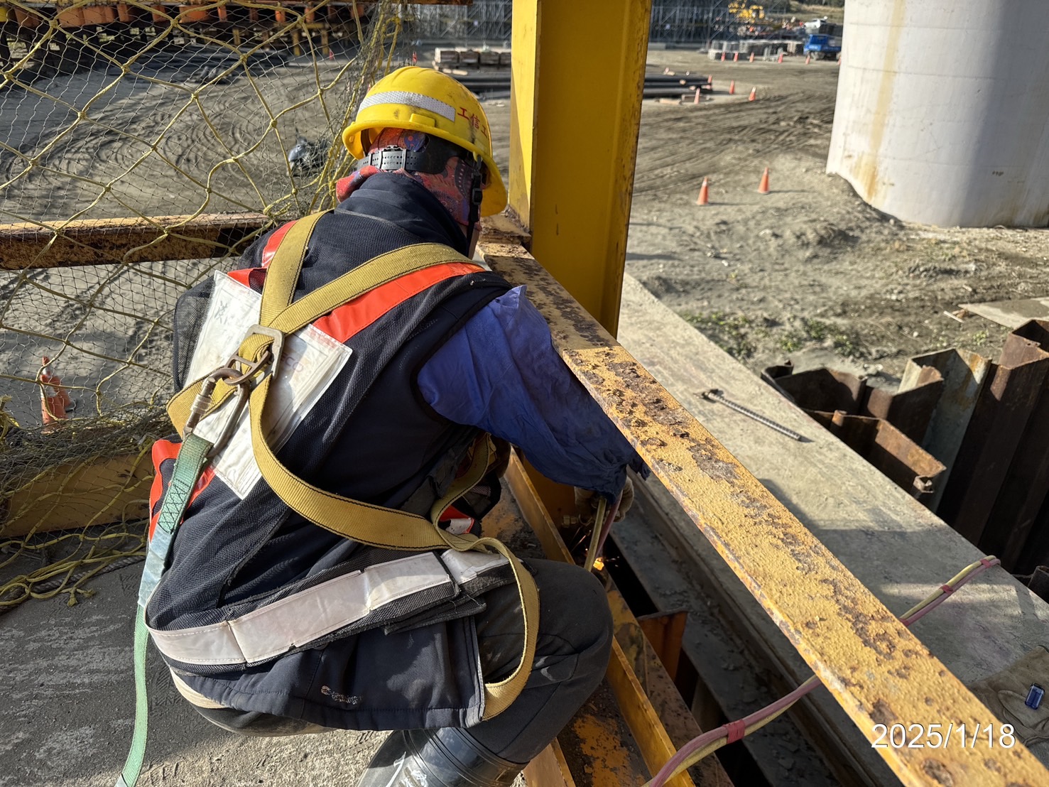 河中段 施工便道施作