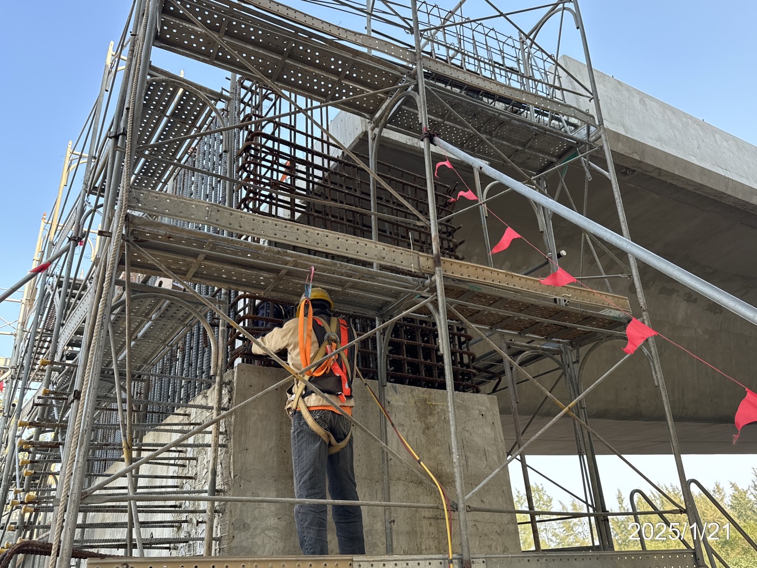 RL1A1橋台背牆鋼筋綁紮