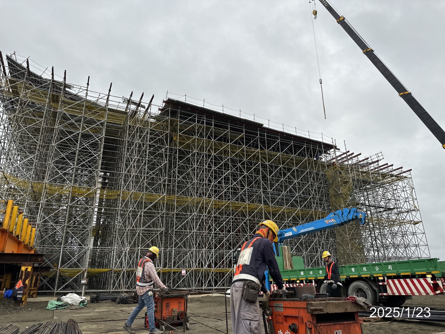 U4單元場撐第1階段混凝土墊塊舖設