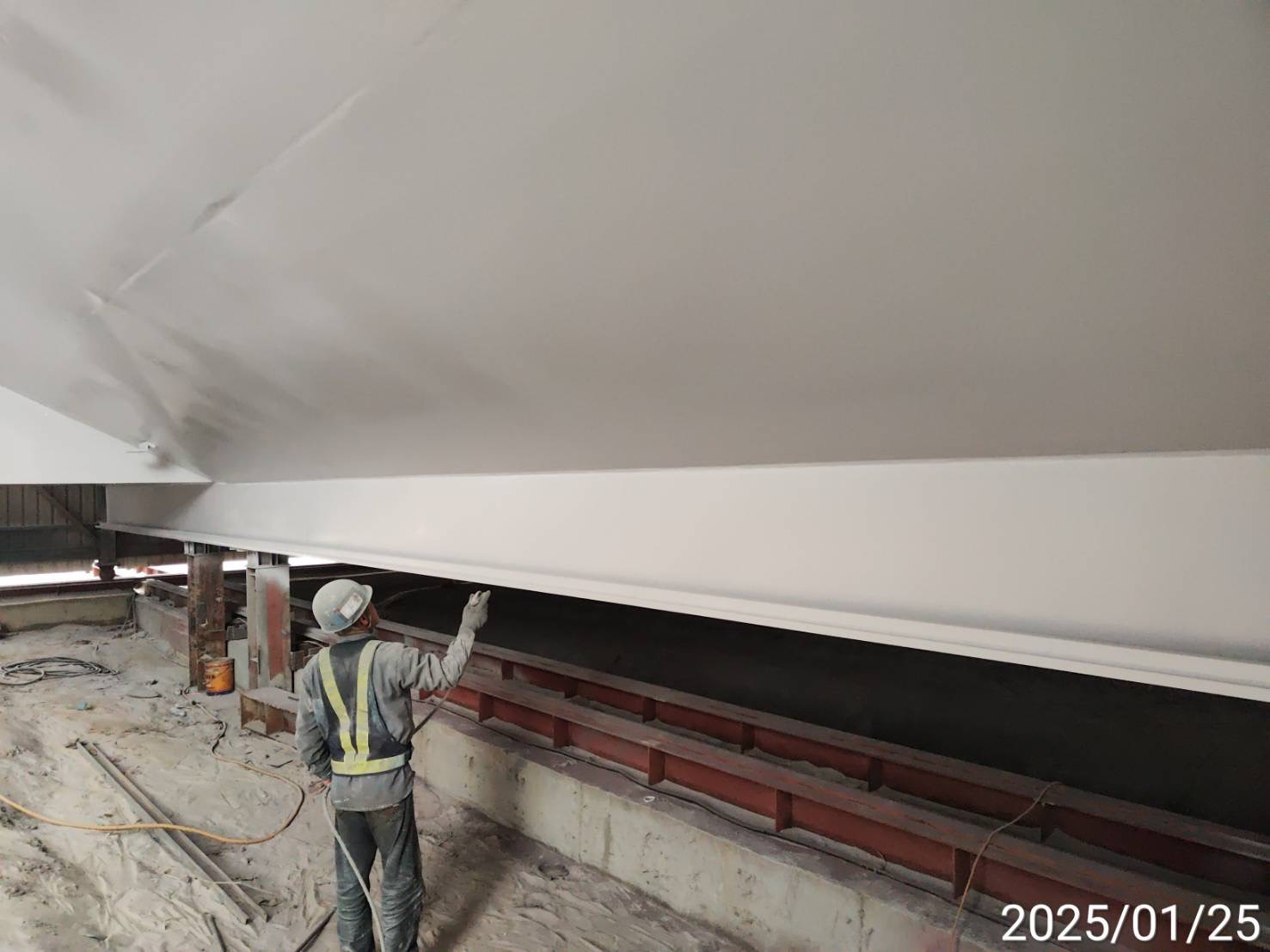 11B節塊銲道塗裝作業