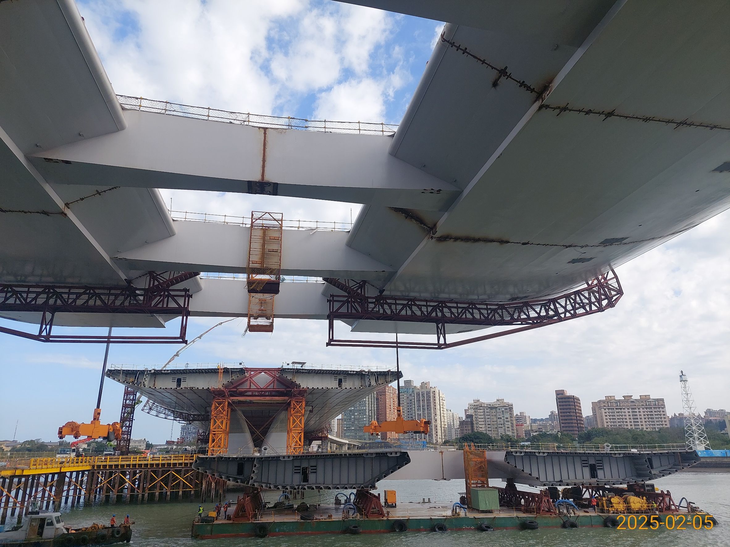 6T節塊吊裝作業