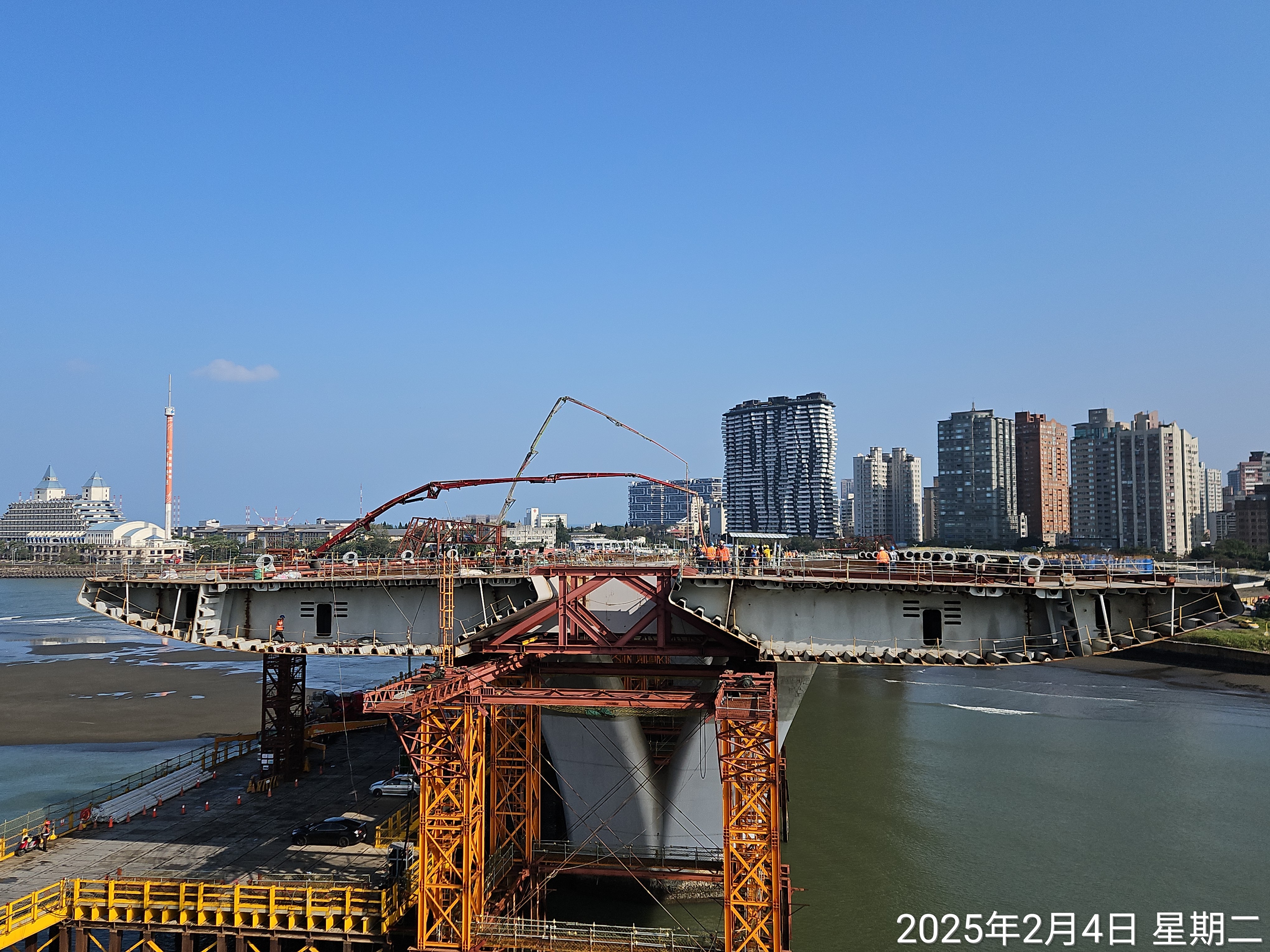 11T~21T複合橋面混凝土澆置