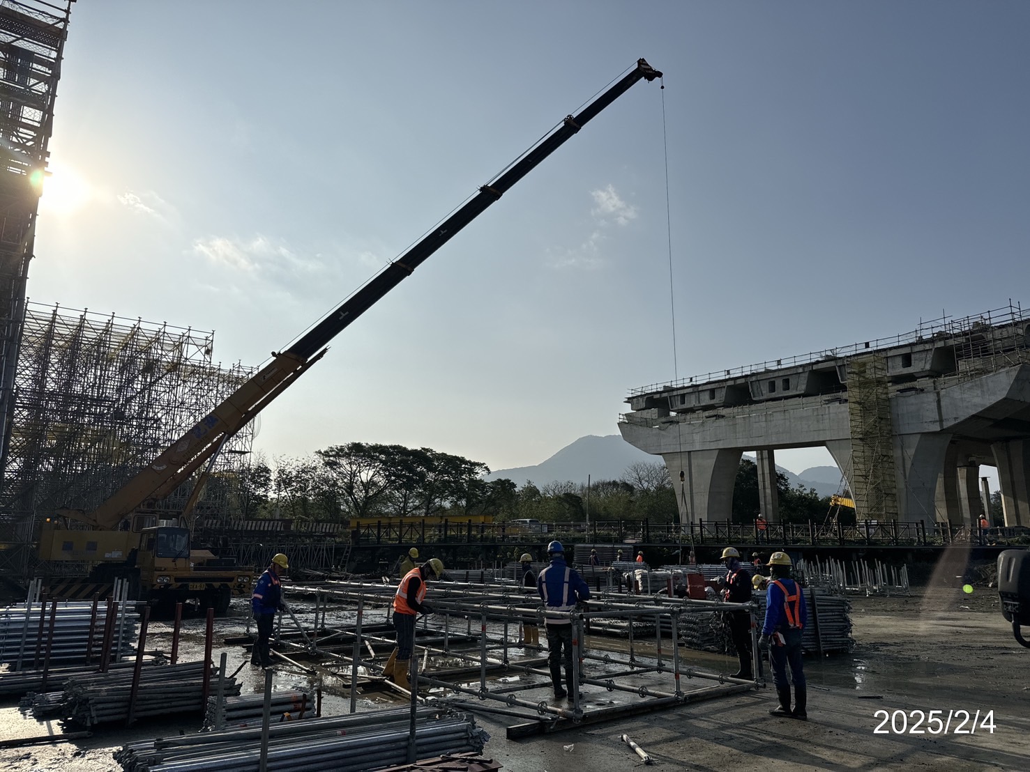 U4單元場撐第1階段支撐架組立