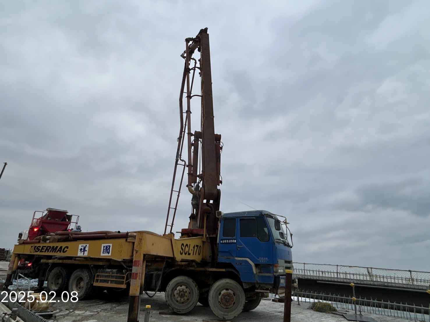 ML2A場撐段版梁混凝土澆置