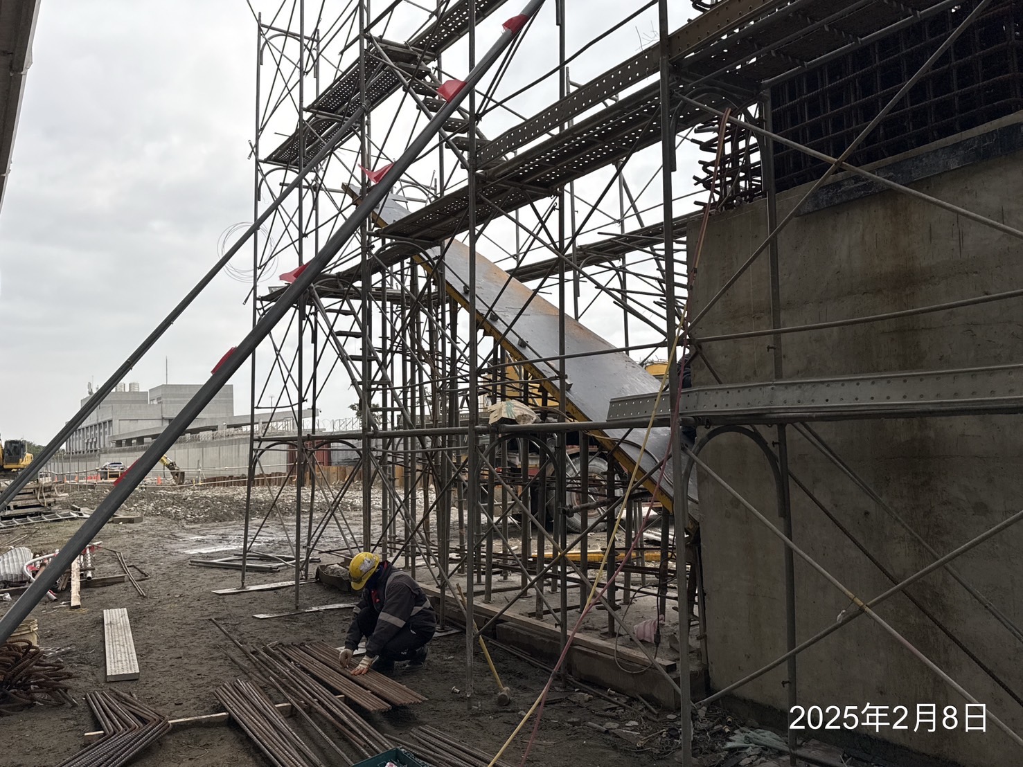 RL1A1橋台背牆鋼筋綁紮