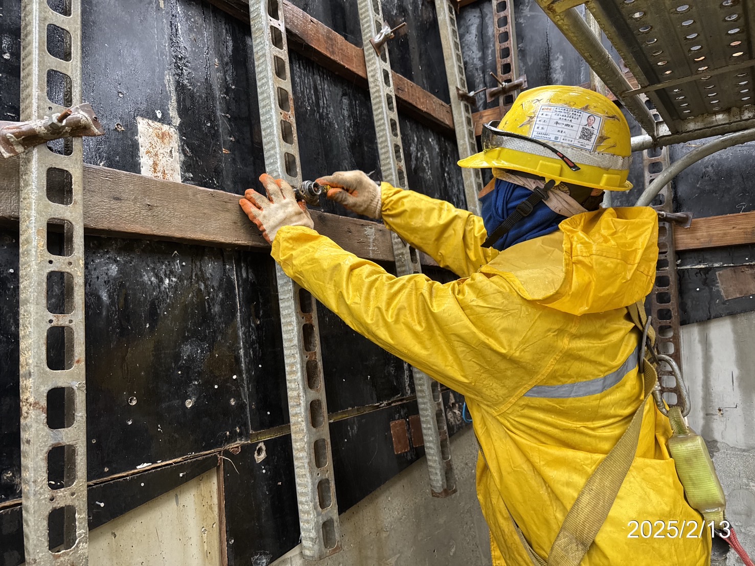 RL1A1橋台背牆模板組立