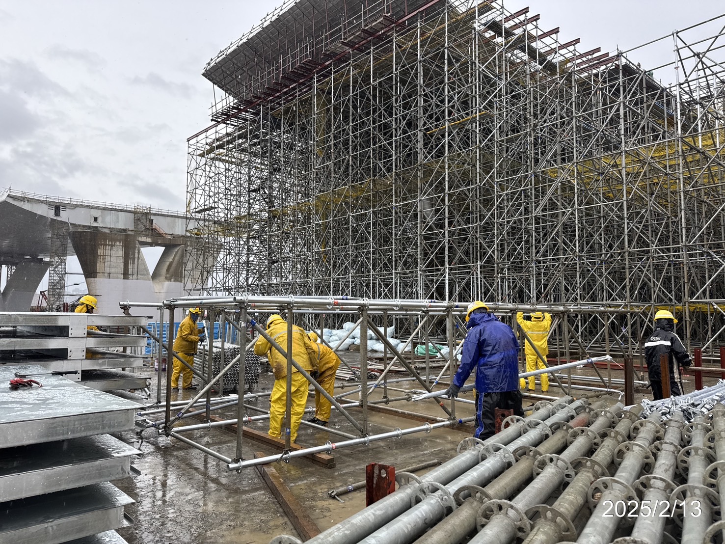 U4單元場撐第1階段支撐架組立