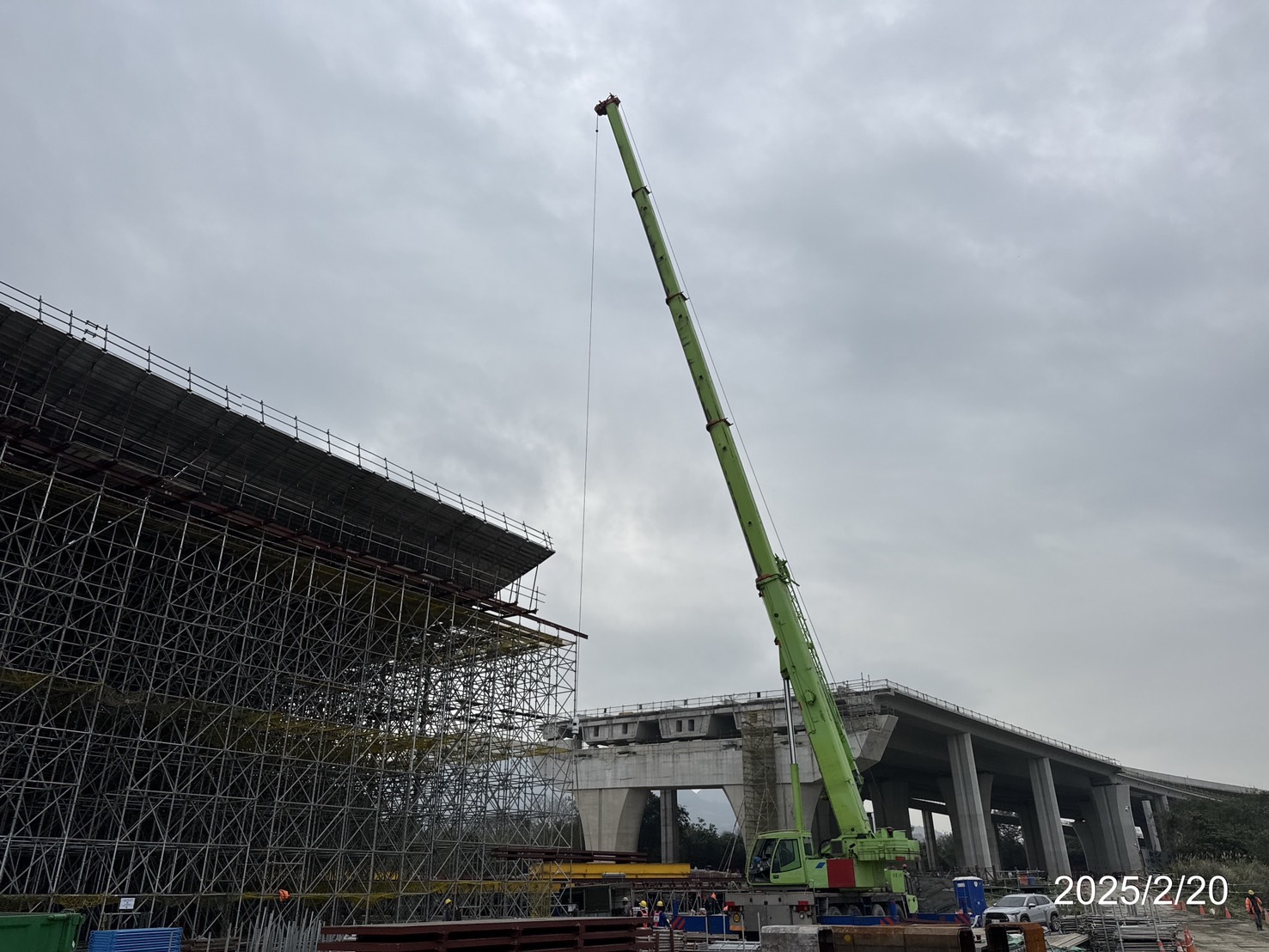 U4單元場撐第1階段底版鋼模地面組立