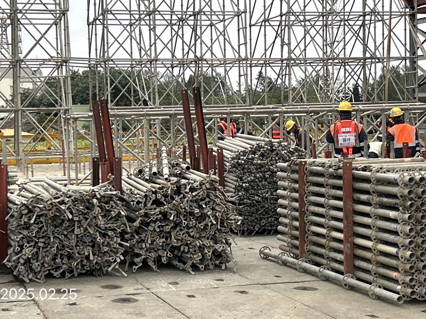 U5N場撐段箱型梁支撐架組立