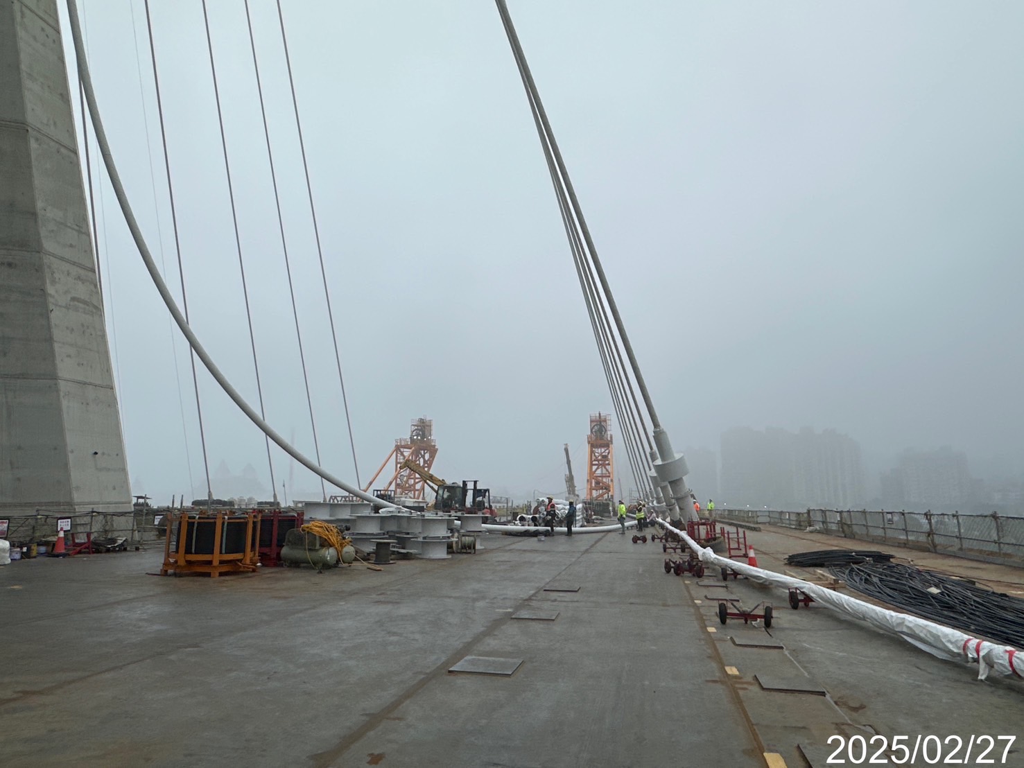 TW7-斜索HDPE管吊裝