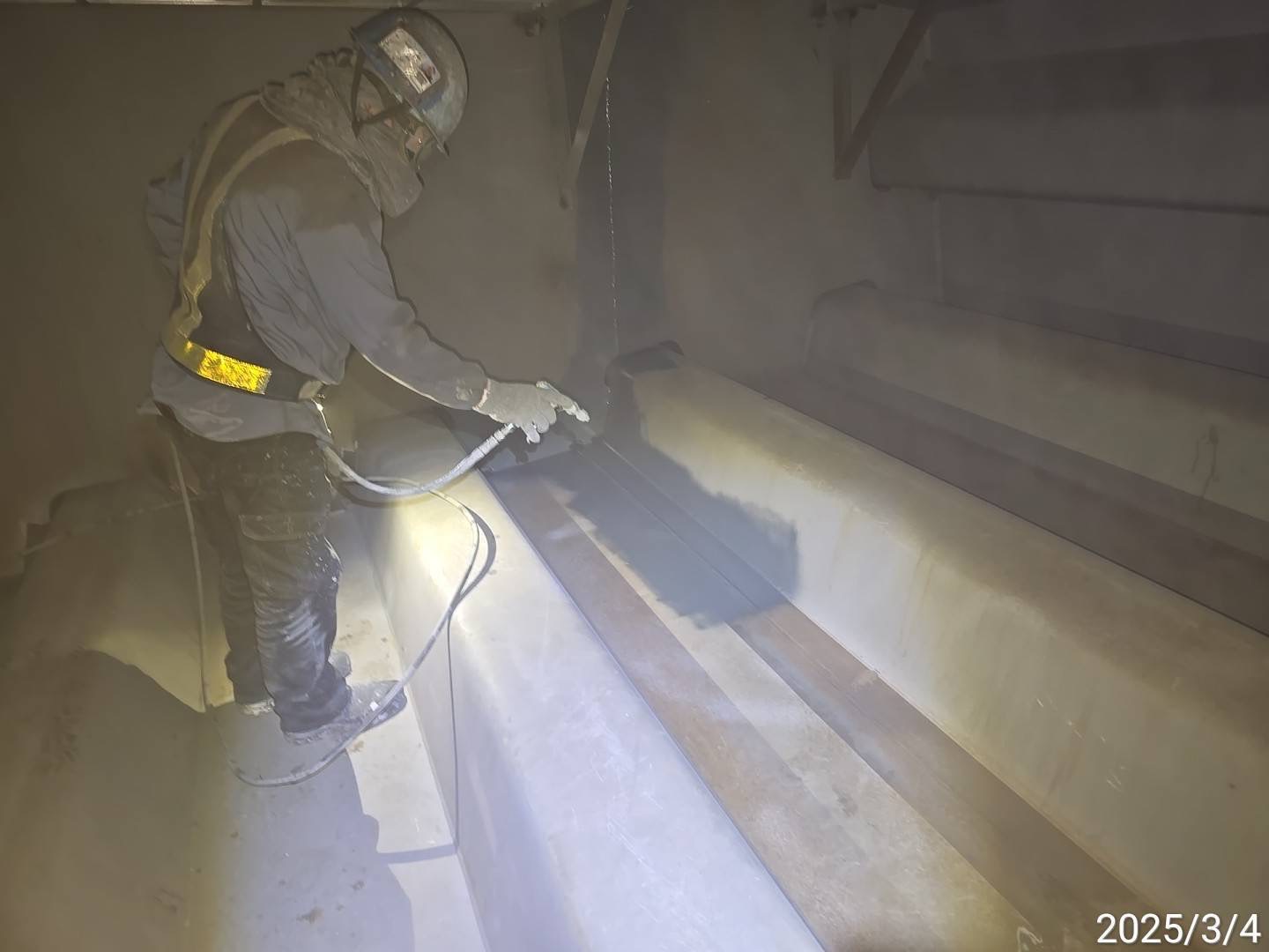 13B節塊噴砂塗裝作業