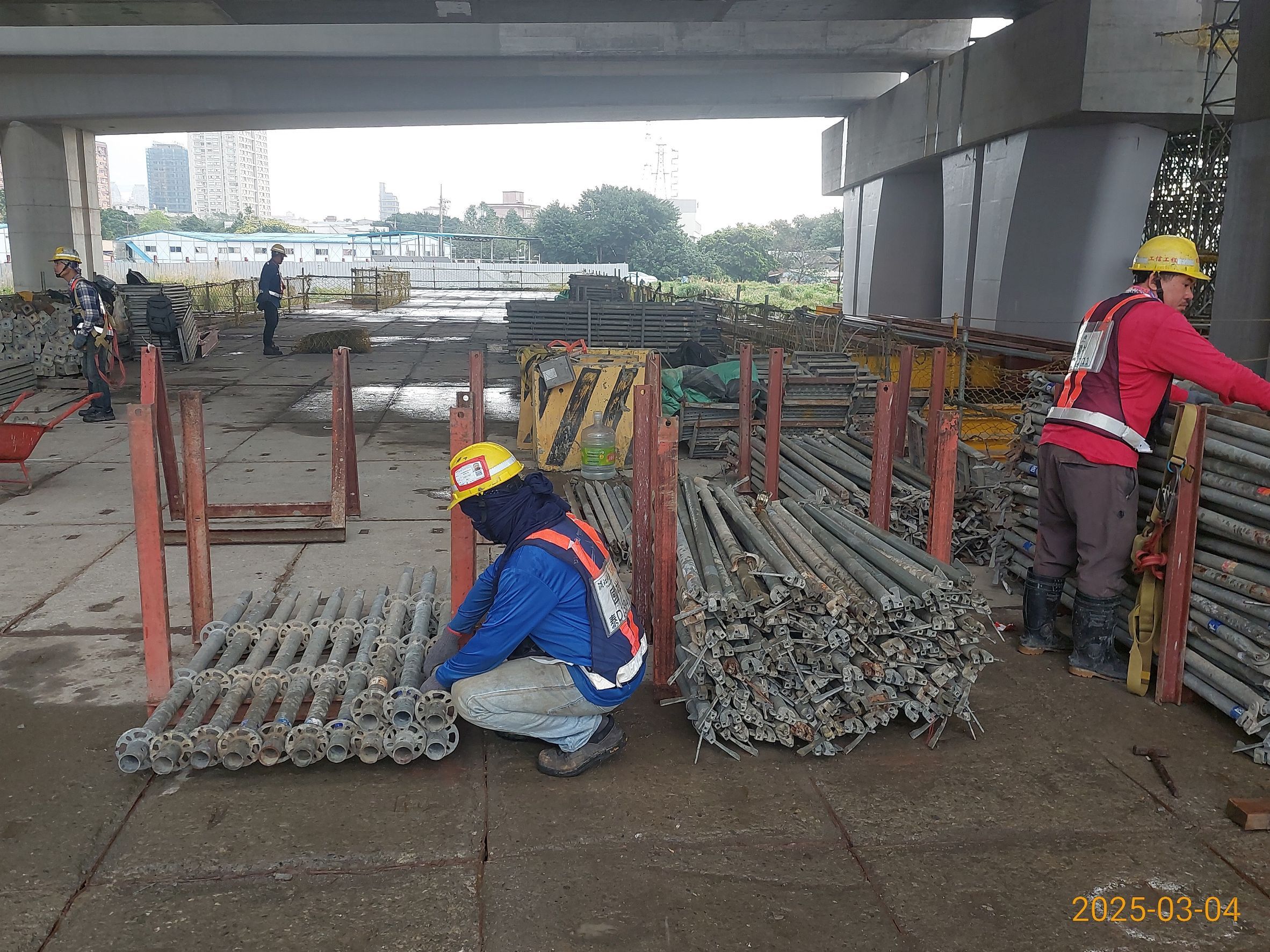 RL2C場撐段箱型梁支撐架拆除