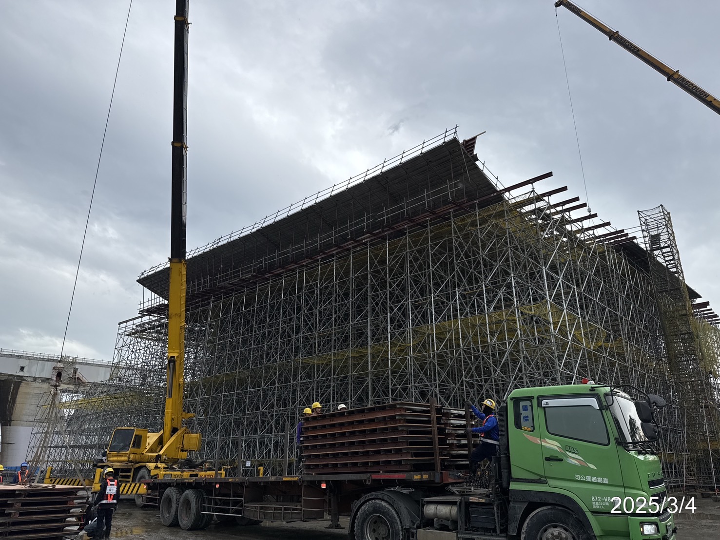 U4單元場撐支撐架組立