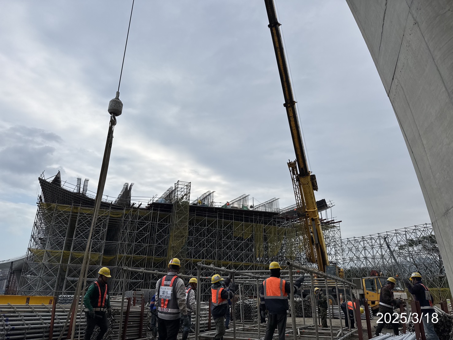 U4單元場撐第2階段支撐架搭設作業