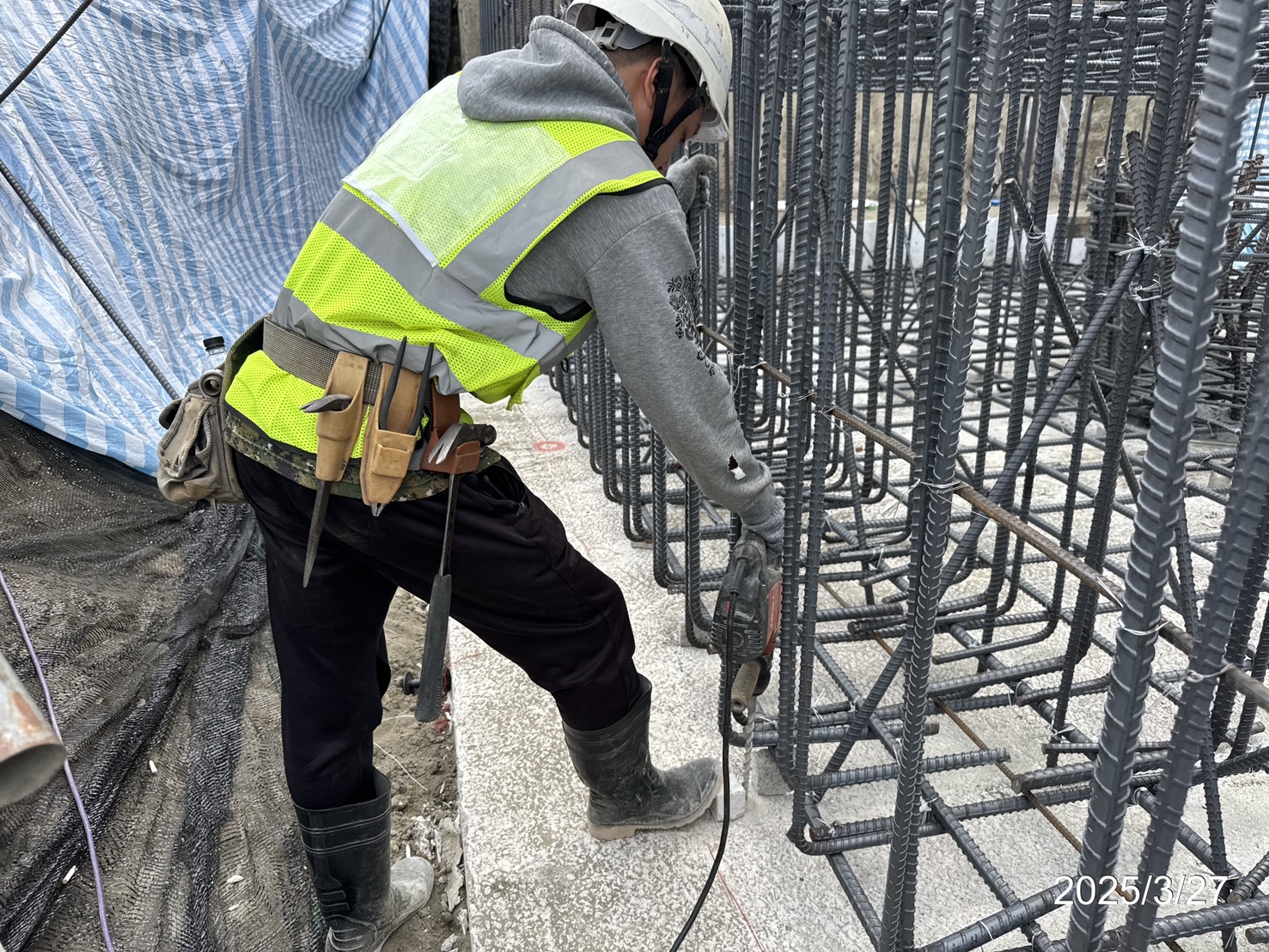 RL1-L9擋土牆樁帽模板組立