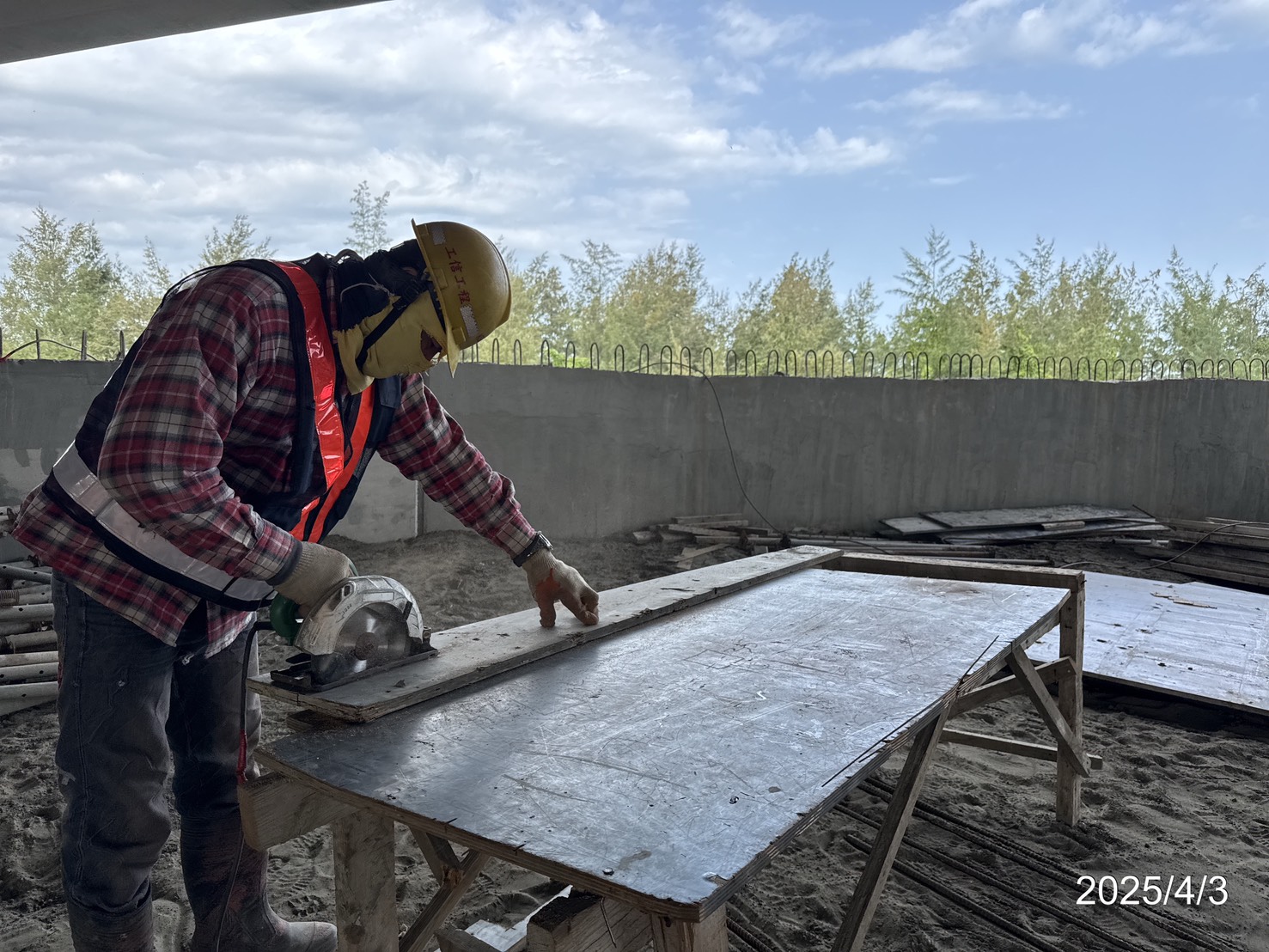 RL1-L9擋土牆牆身第1昇層模板組立