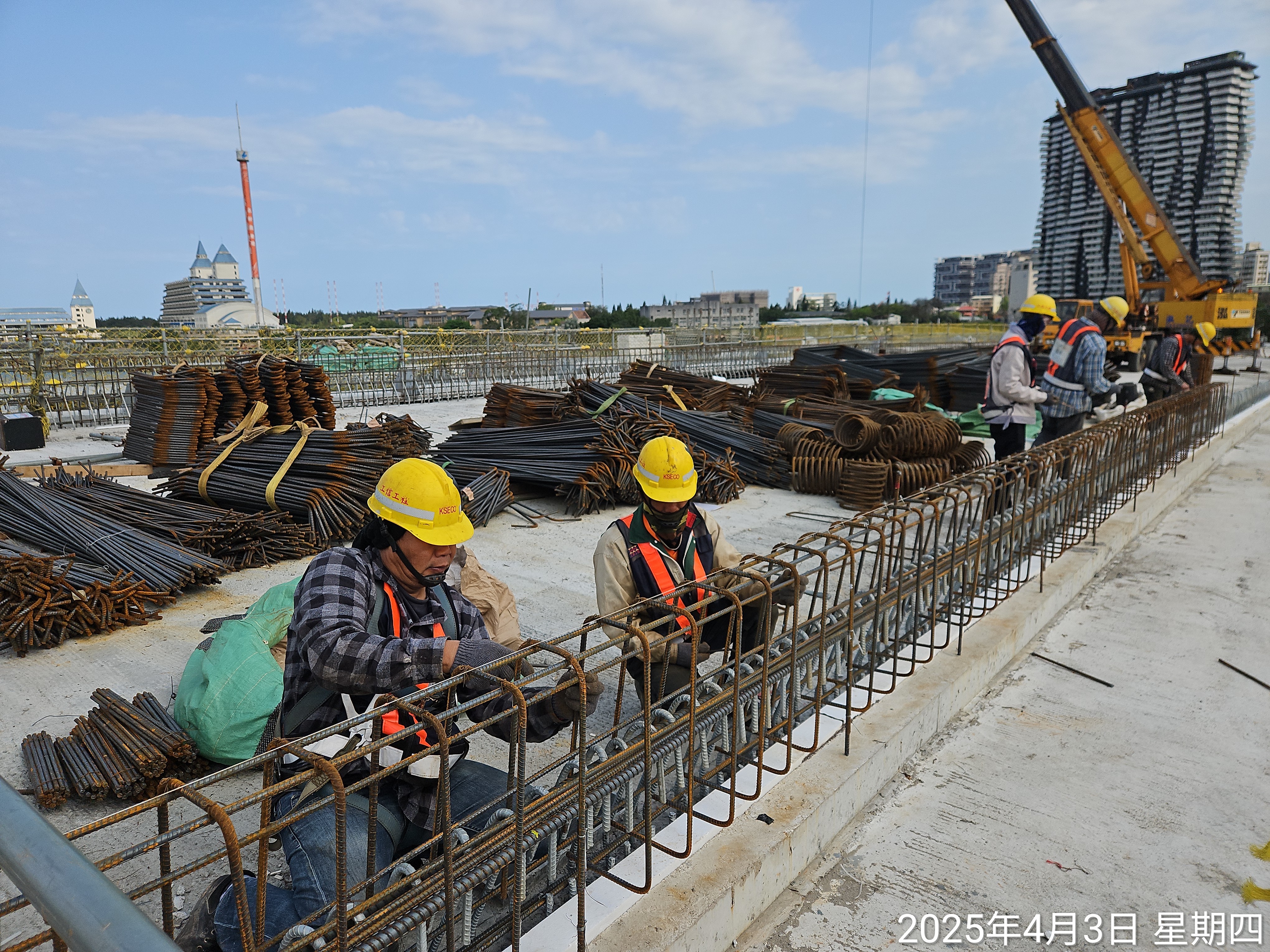 U6S混凝土護欄RT側鋼筋綁紥