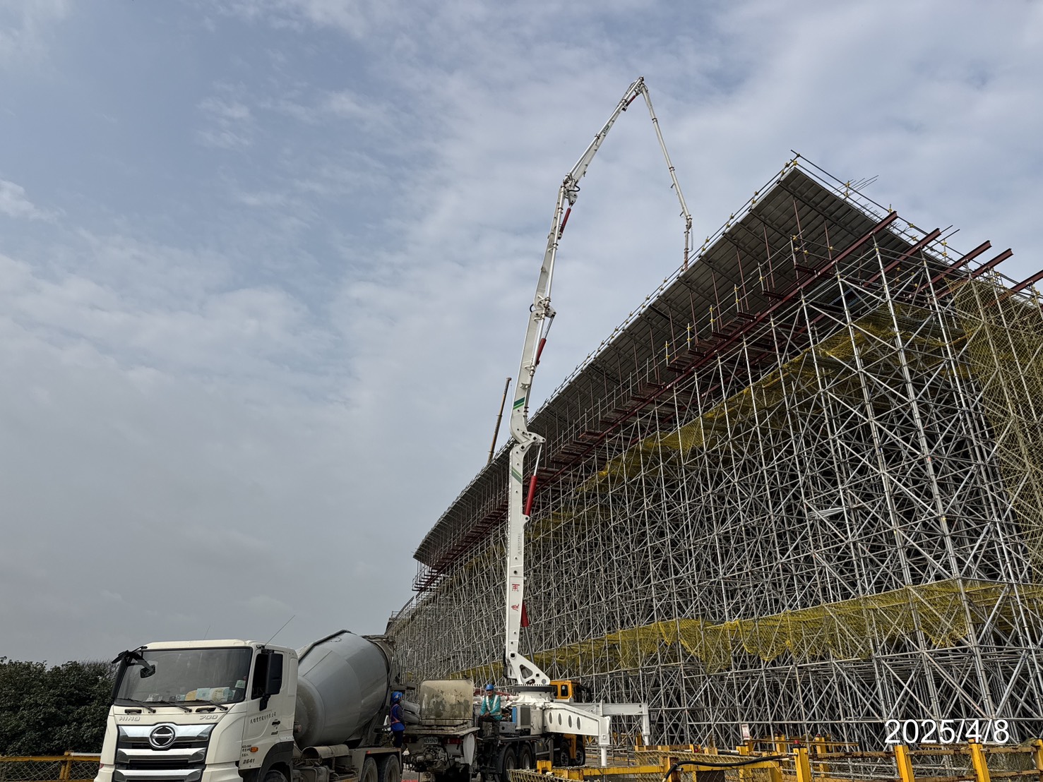 U4單元場撐第1階段底版混凝土澆置作業