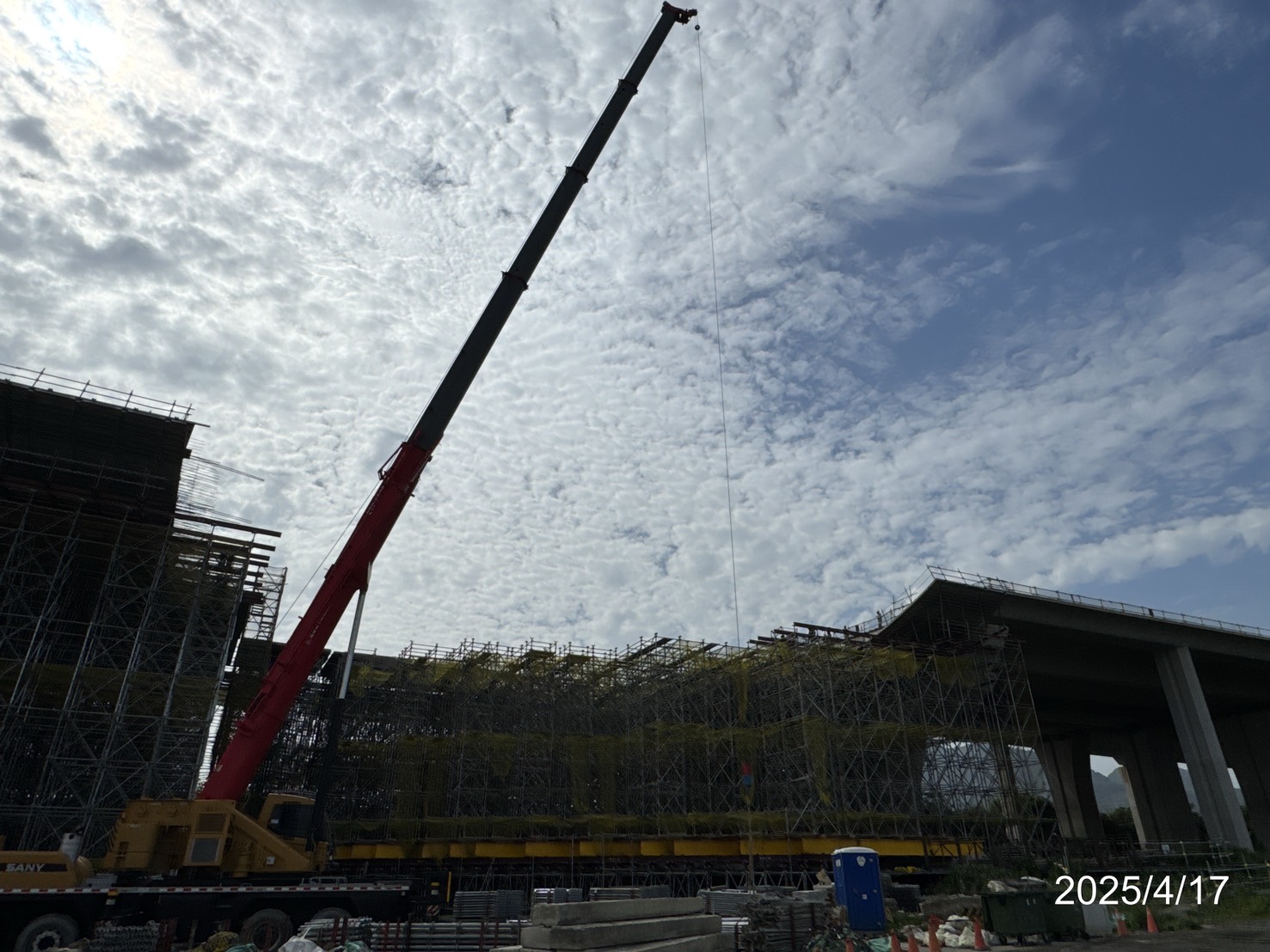 U4單元場撐第2階段支撐架組立