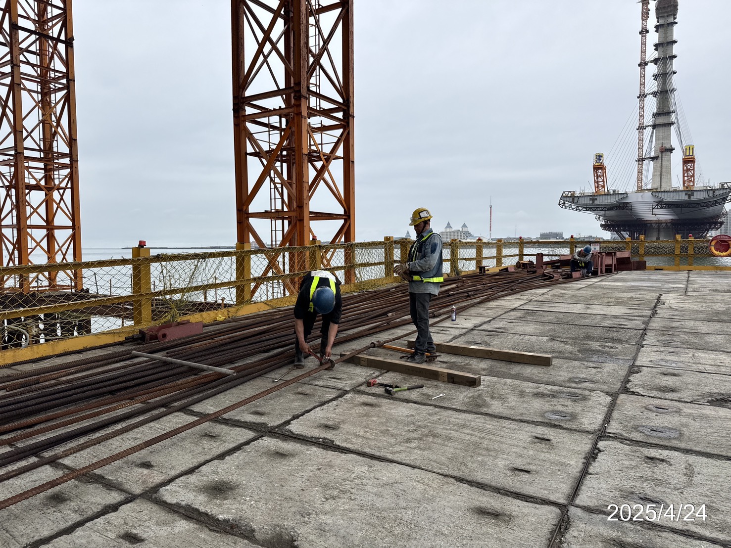 鋼橋八里邊跨場撐P120重型支撐架拆卸