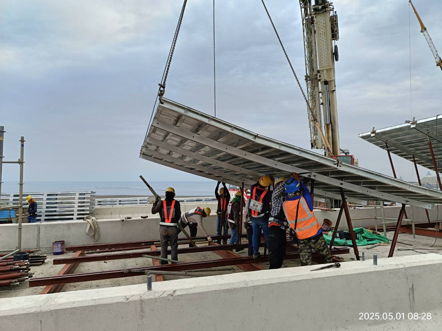 U4單元場撐第1階段(南側)頂版模板組立