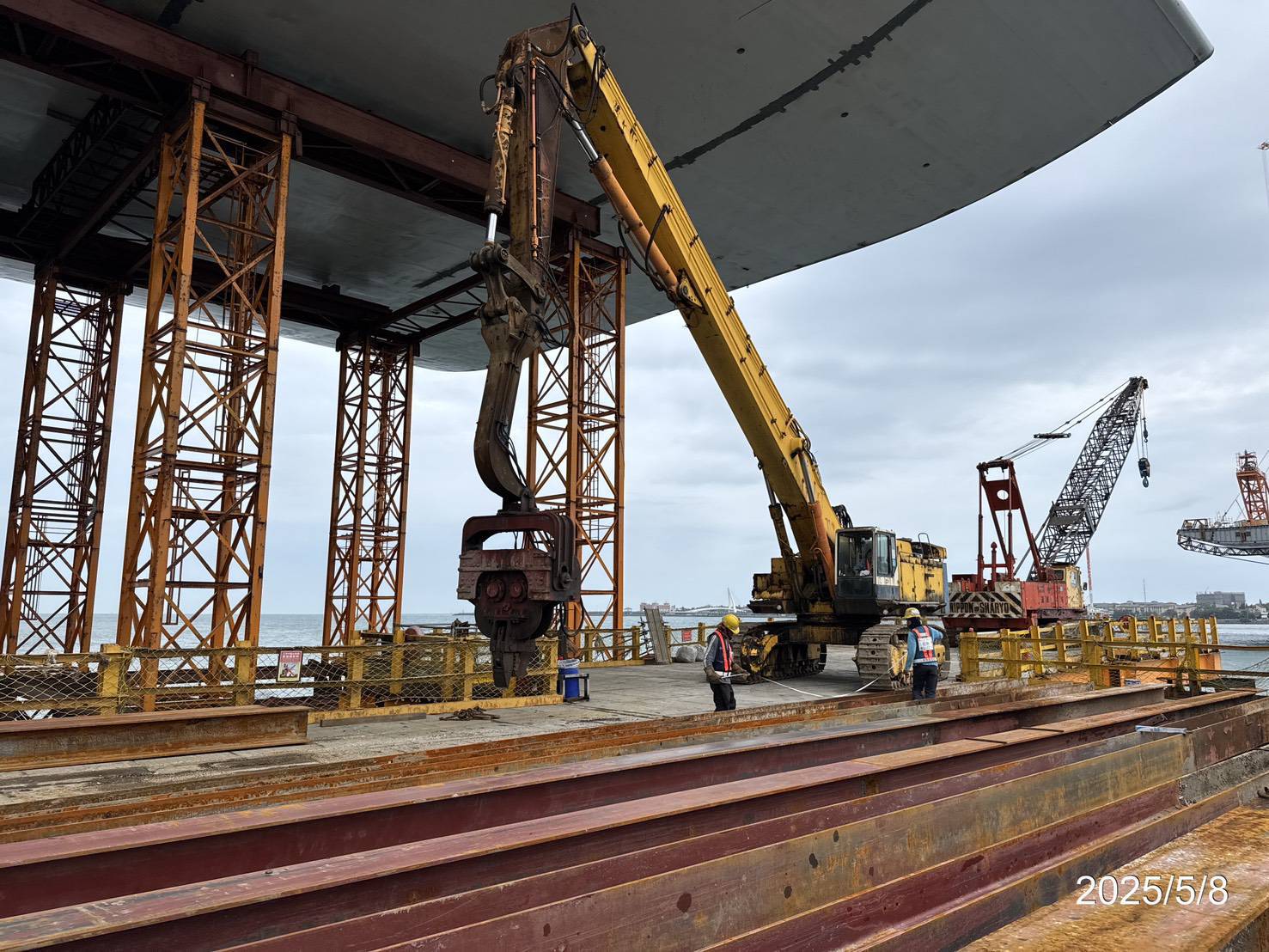 P120 重型支撐架基座型鋼整理