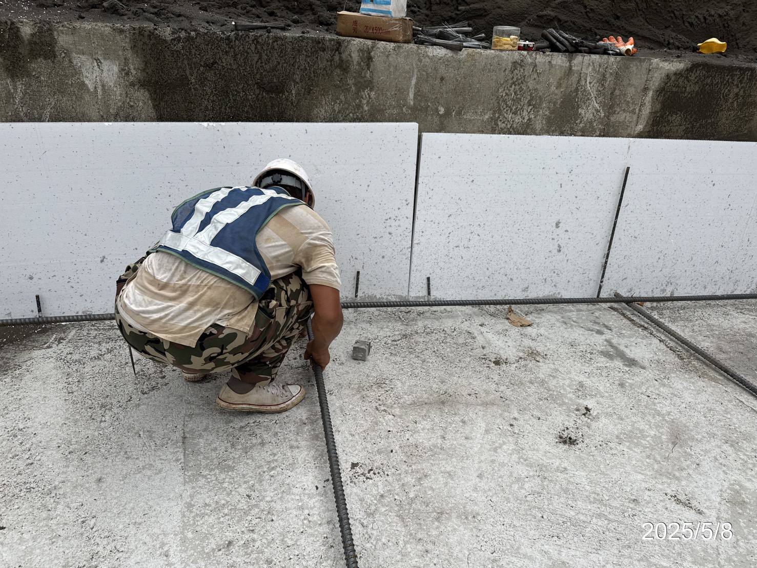 U4單元場撐鋼筋綁紮