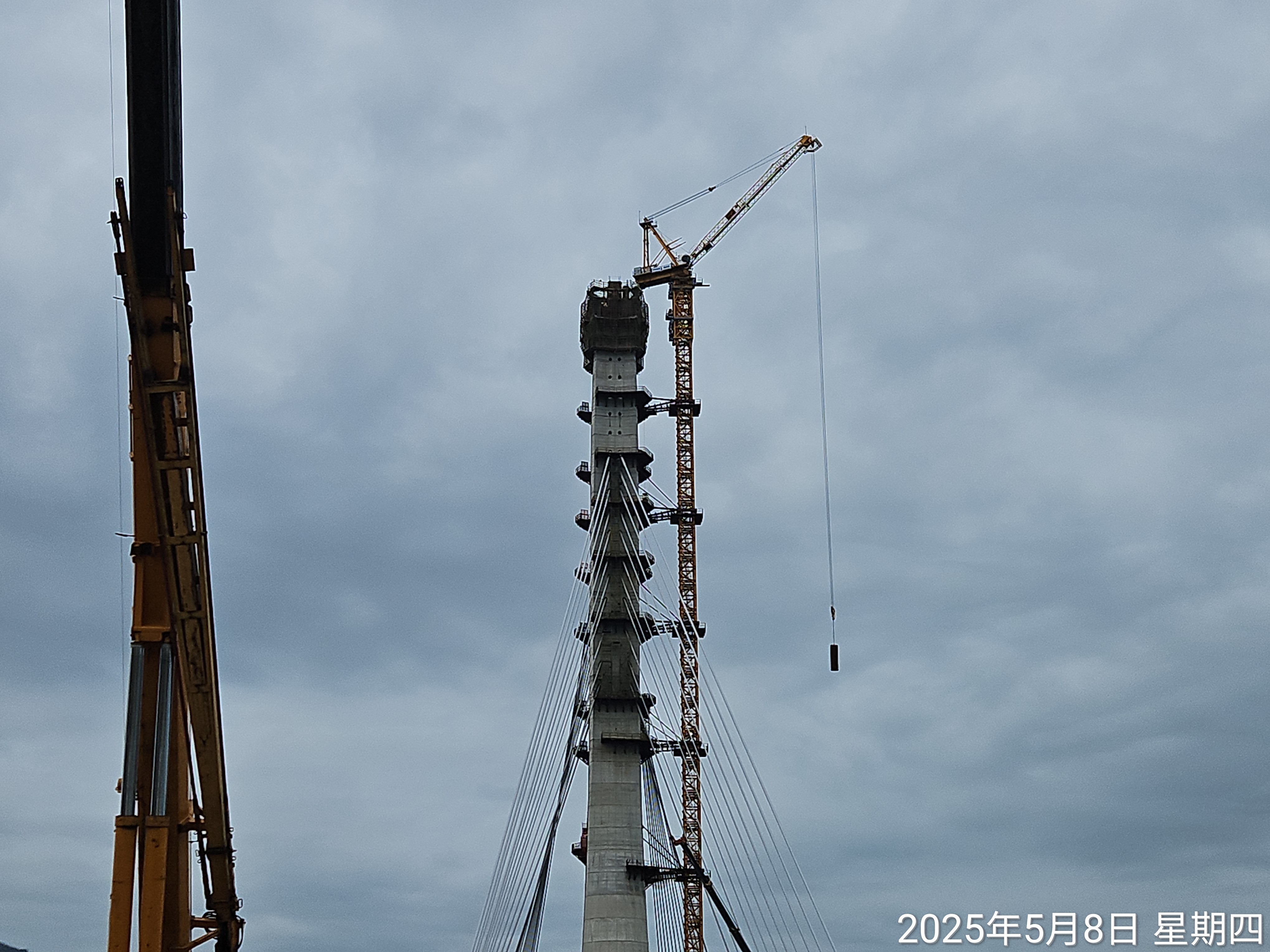 U49節塊鋼管吊放