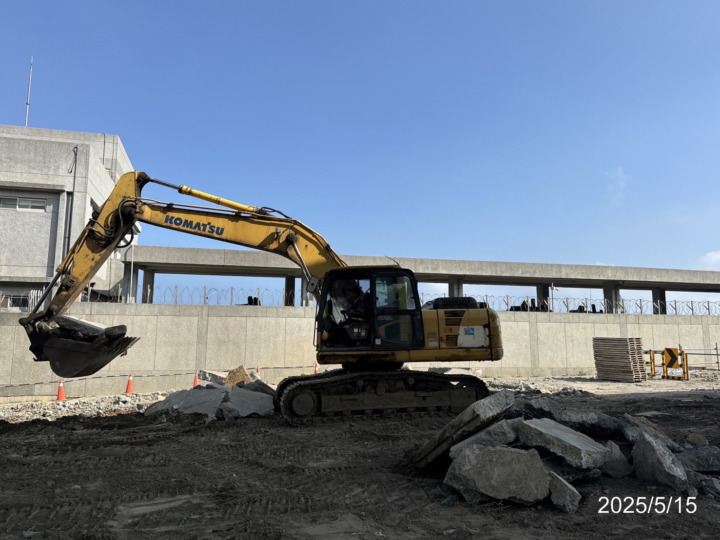 RL1-W2-3重力式擋土牆降挖