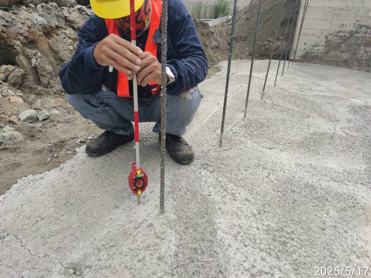 RL1-W2重力式擋土牆位置測量放樣