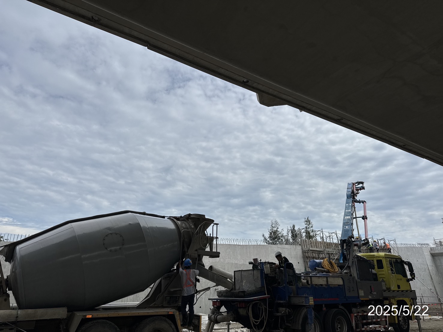 RL1-W2重力式擋土牆混凝土澆置