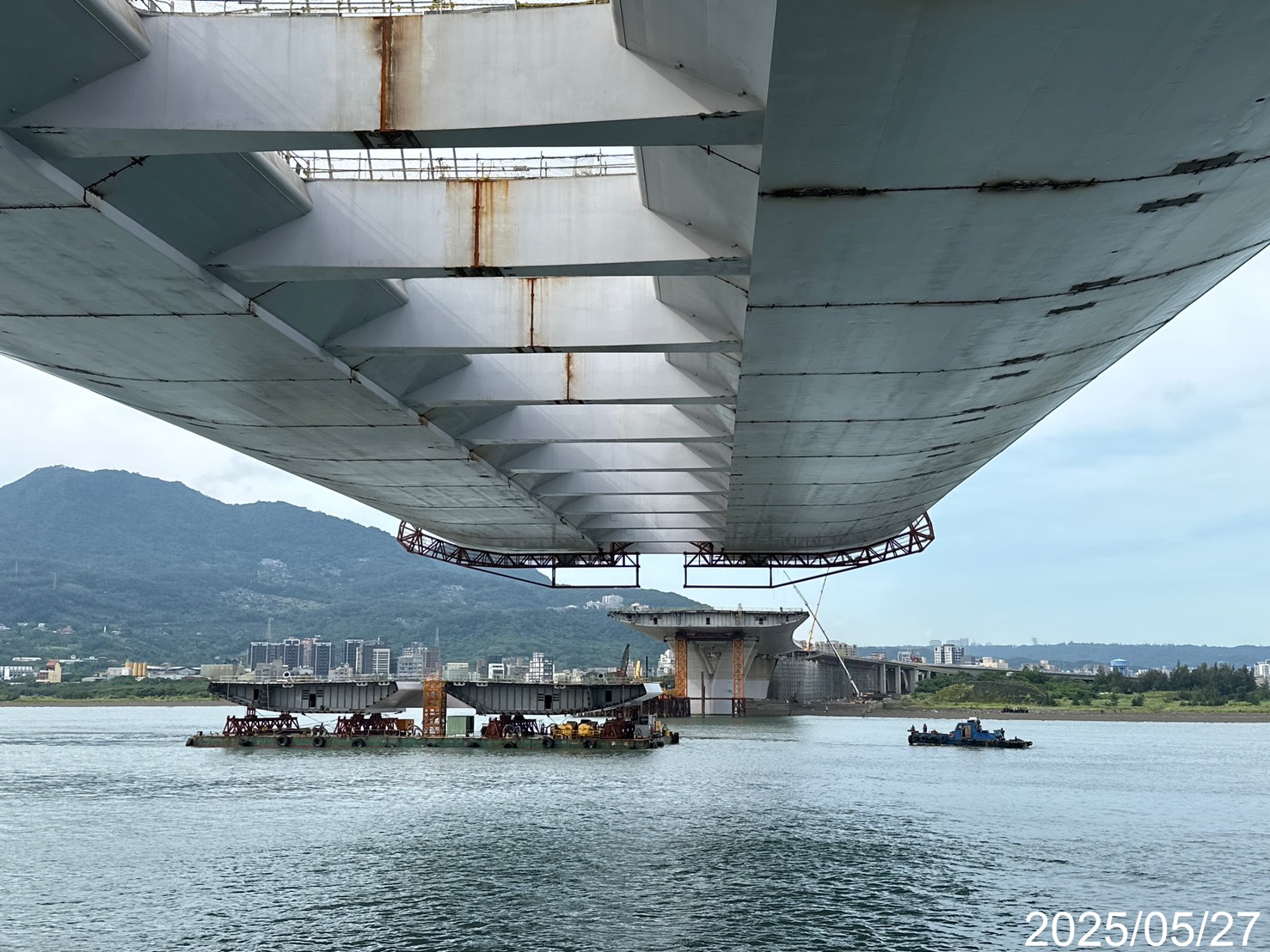 15B節塊吊裝作業