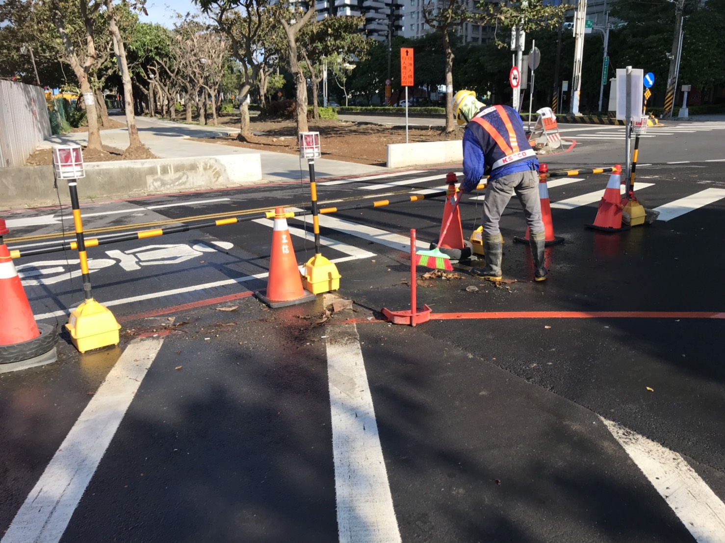 淡水端工區道路外清掃