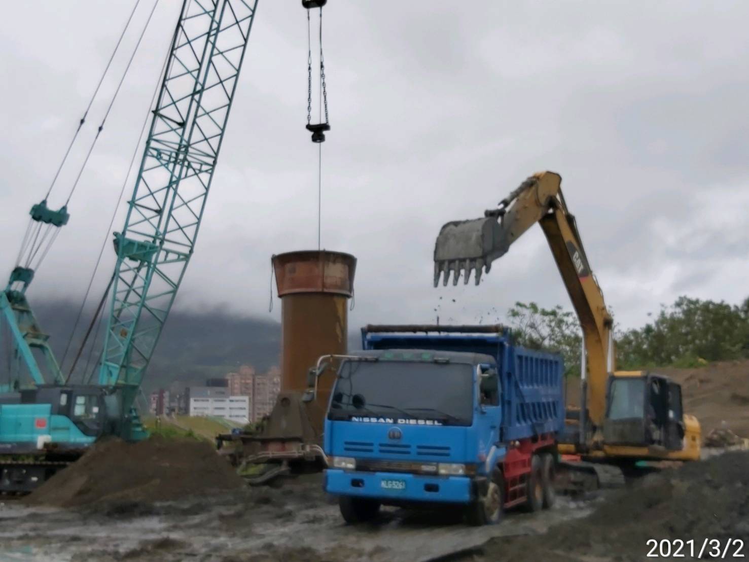 陸上段基樁工程鑽掘與出土作業.