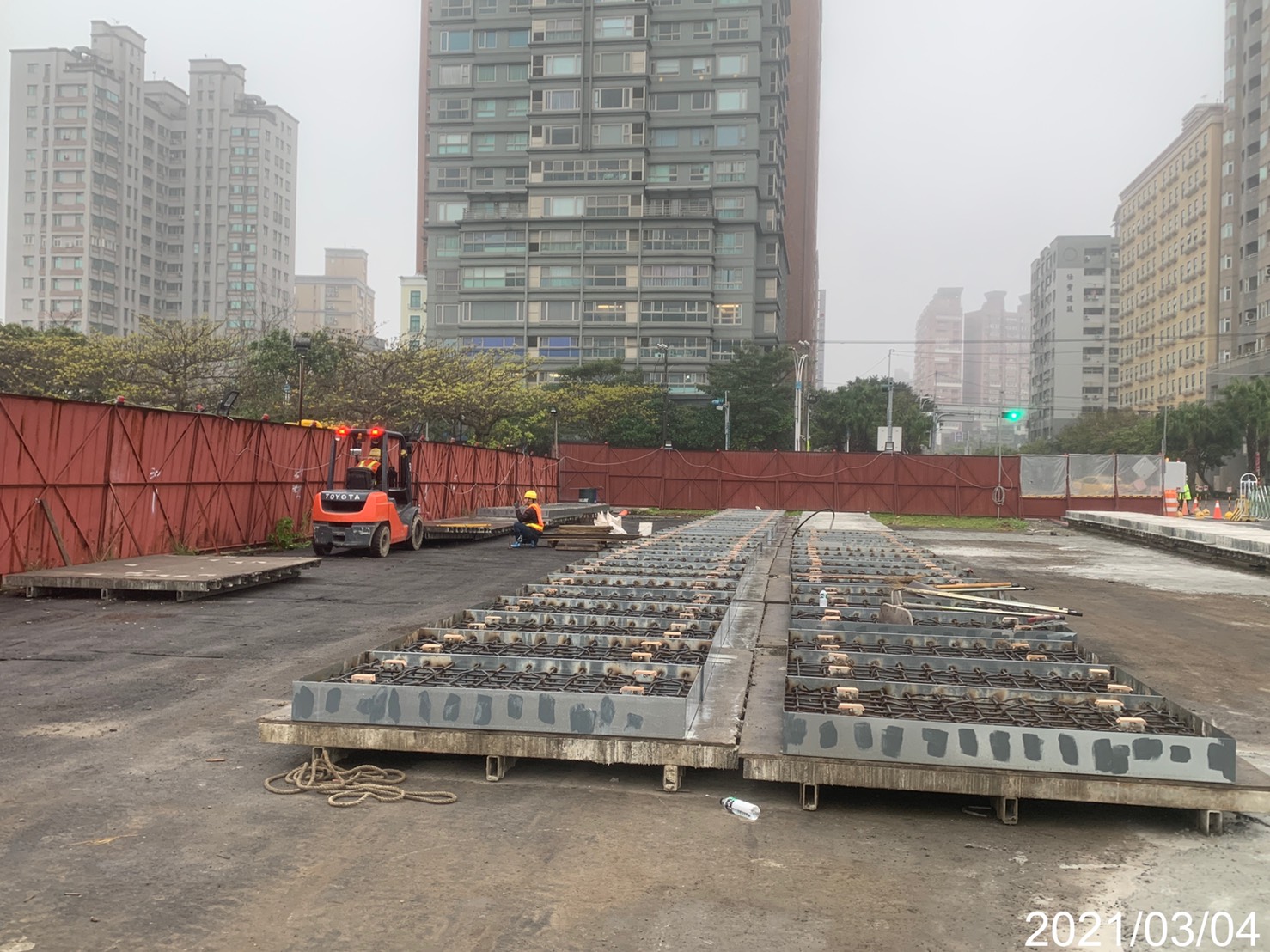 施工便橋用覆工版製作.