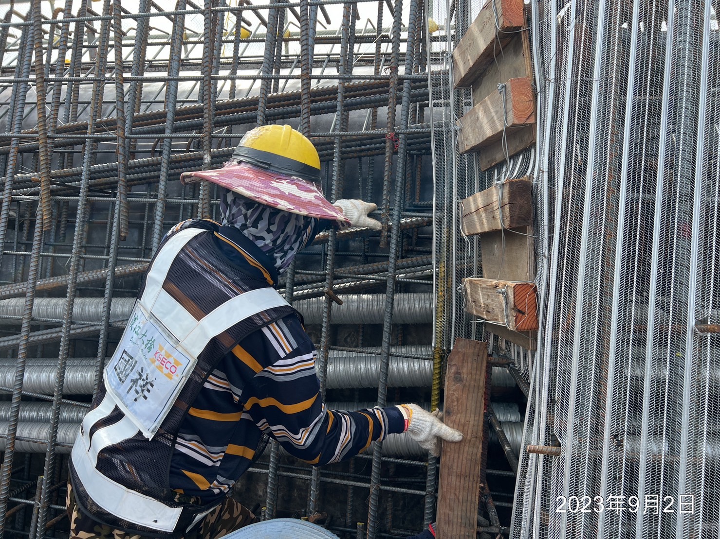 RR2-4場撐段腹翼板內模組立