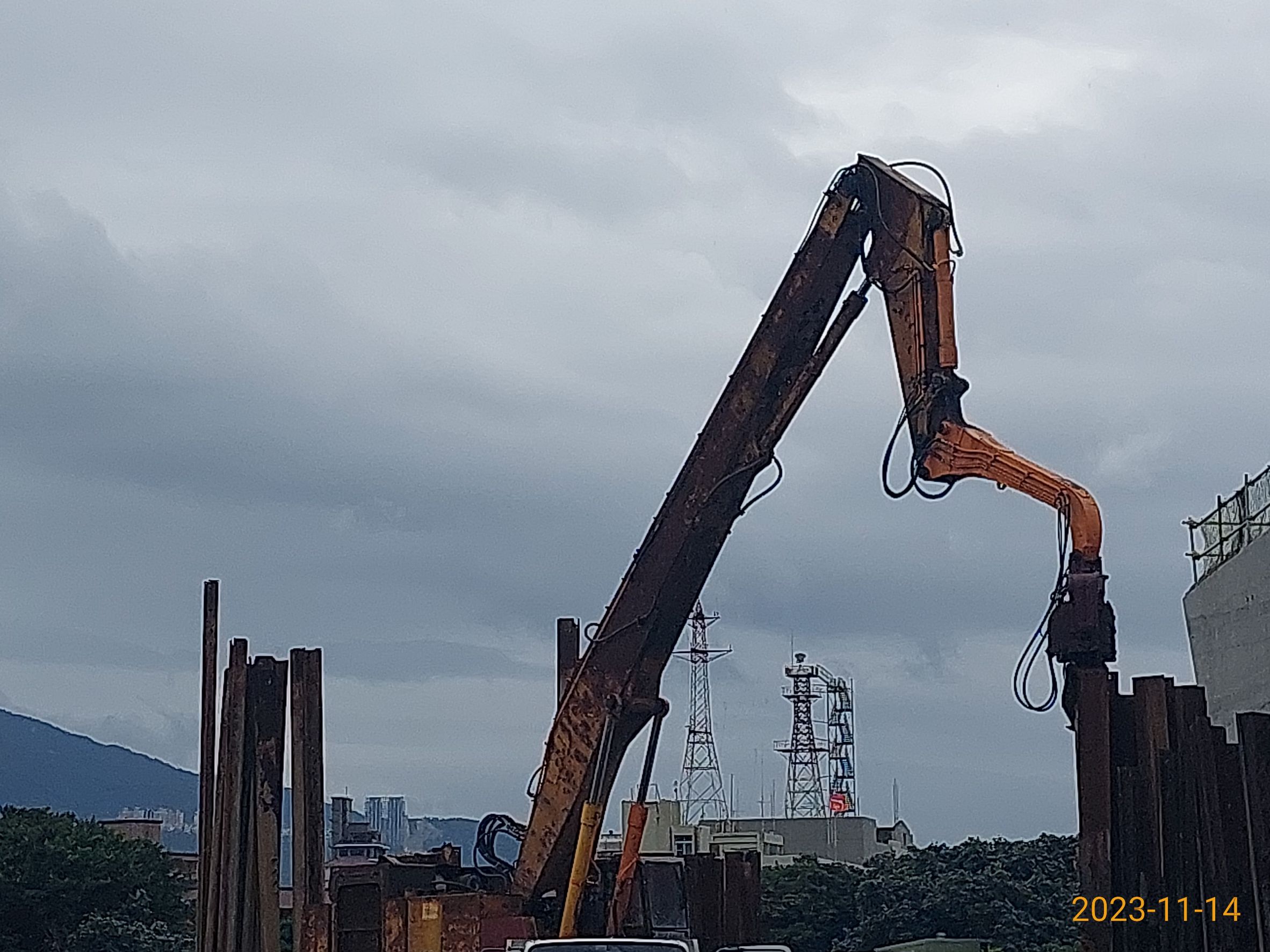P160鋼板樁拔除