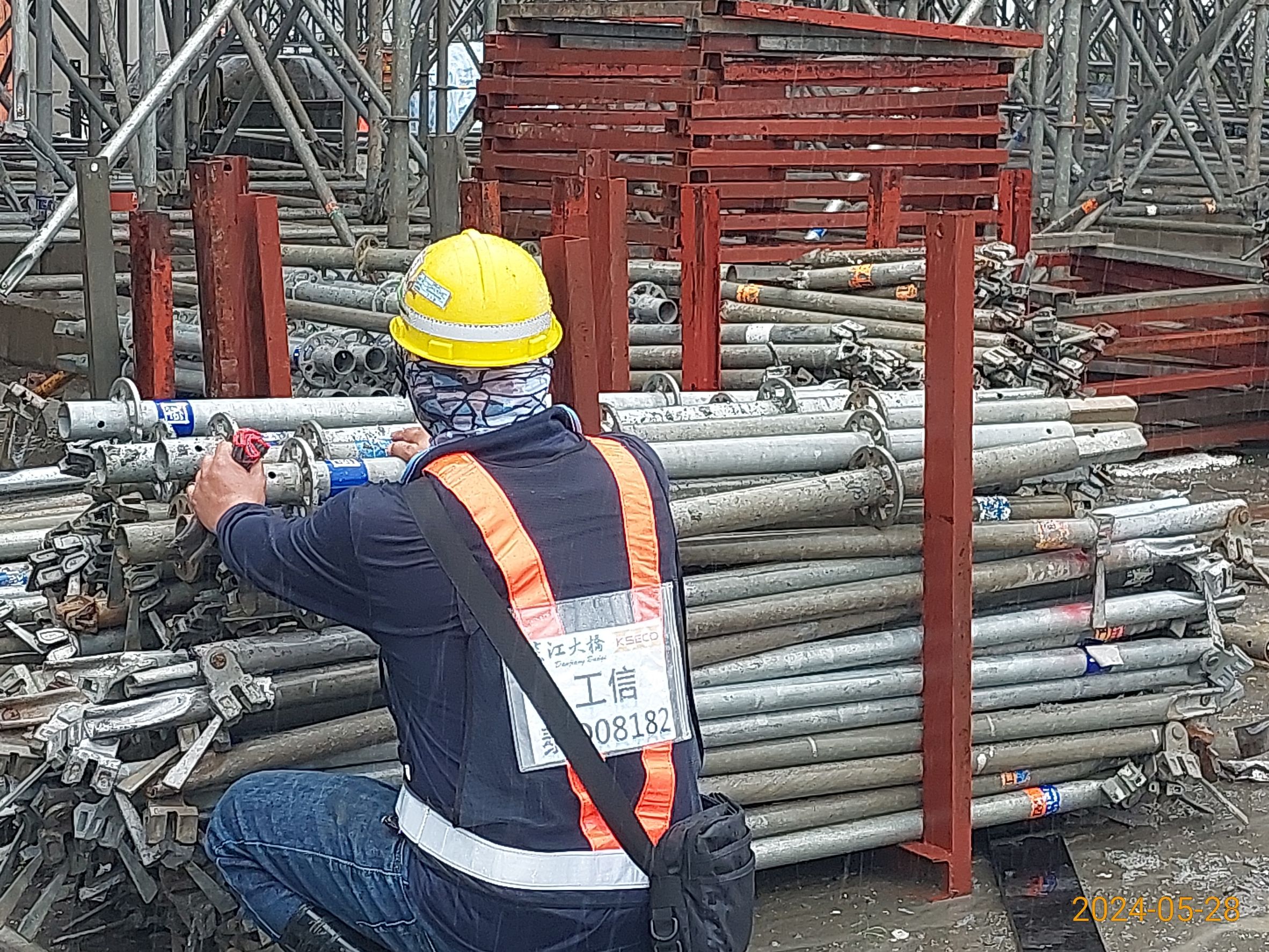 L05-1場撐箱型梁支撐架拆除